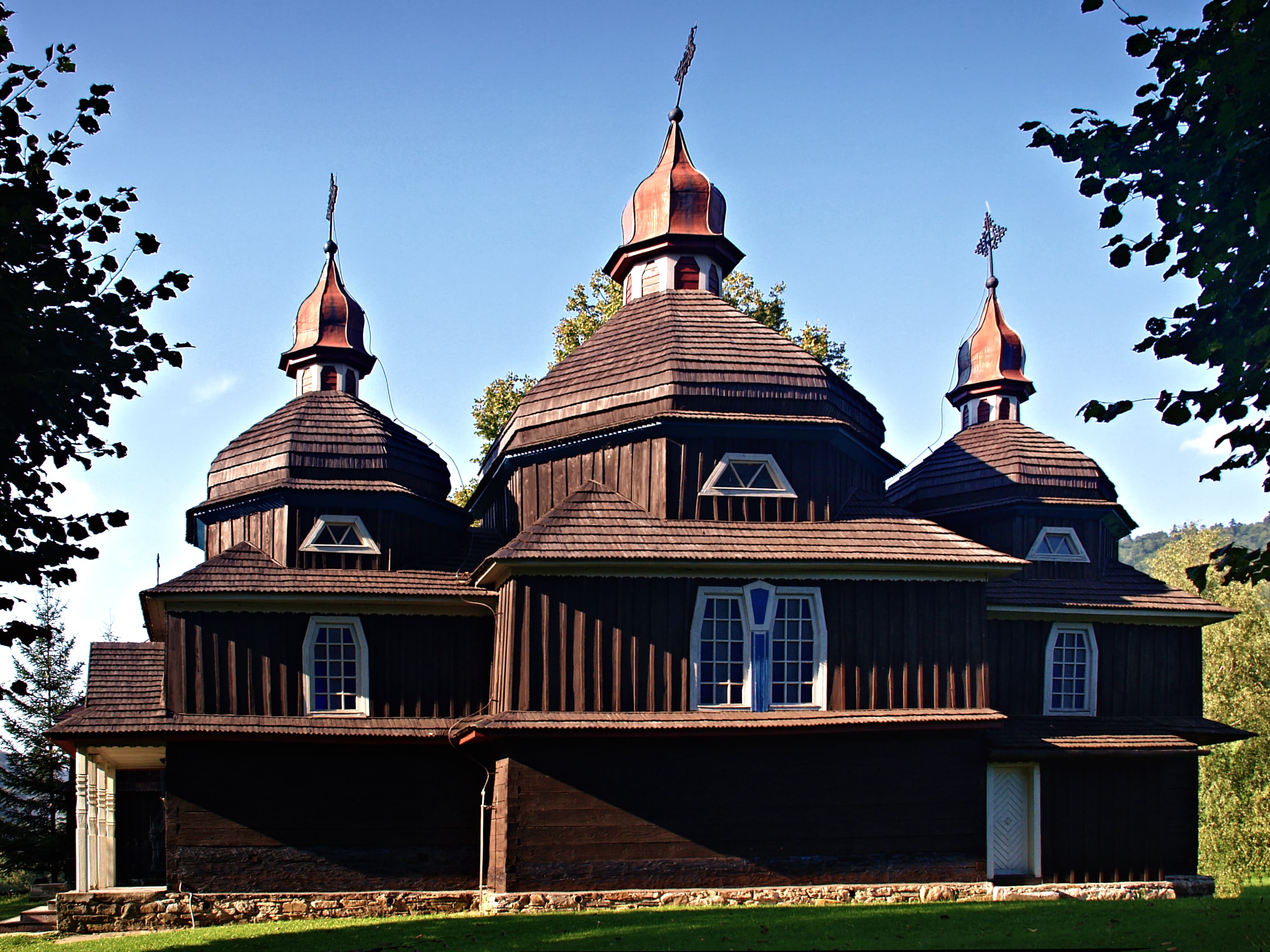 Temple of the Protection of the Mother of God, Nižný Komárnik