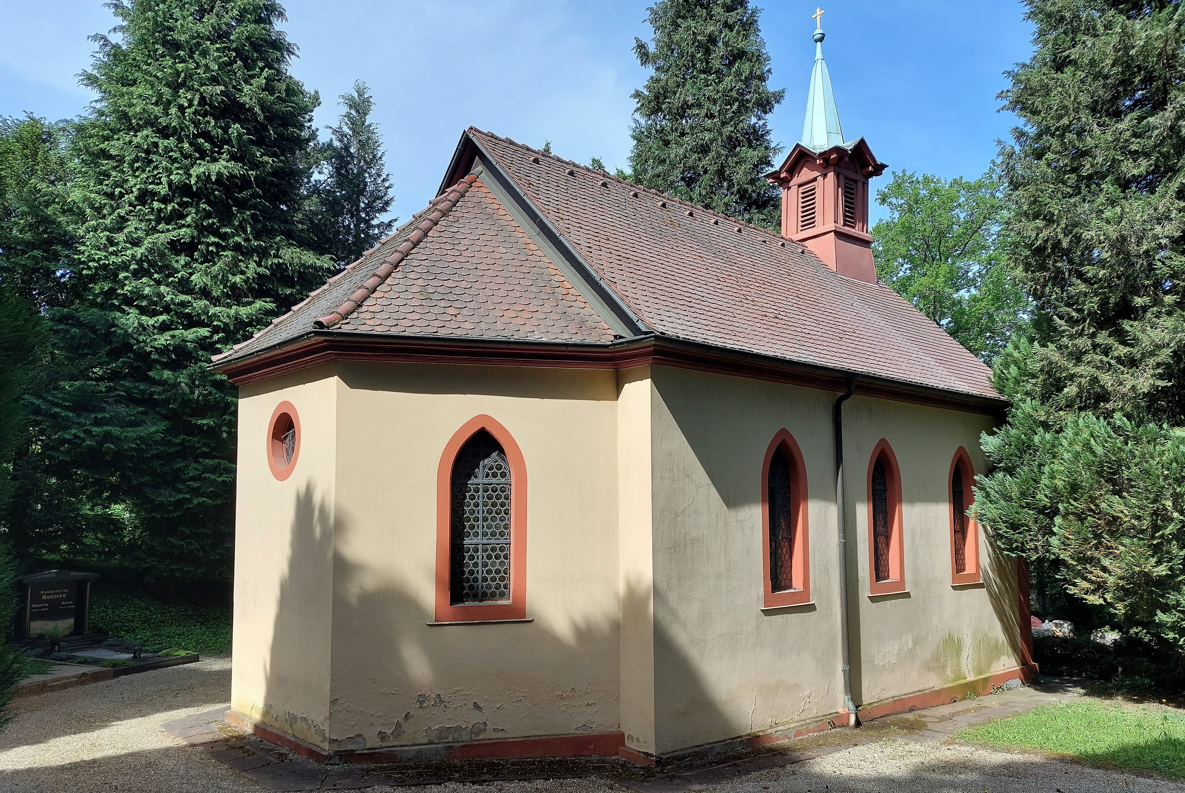 Baden-Oos cemetery chapel