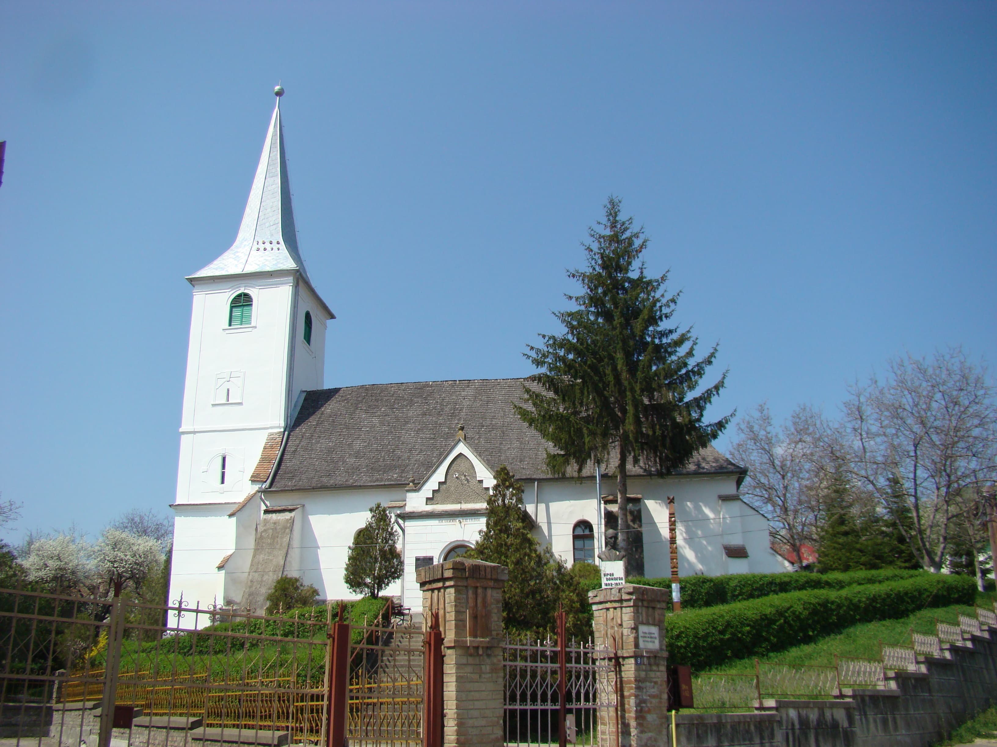 Unitarian church in Târnăveni