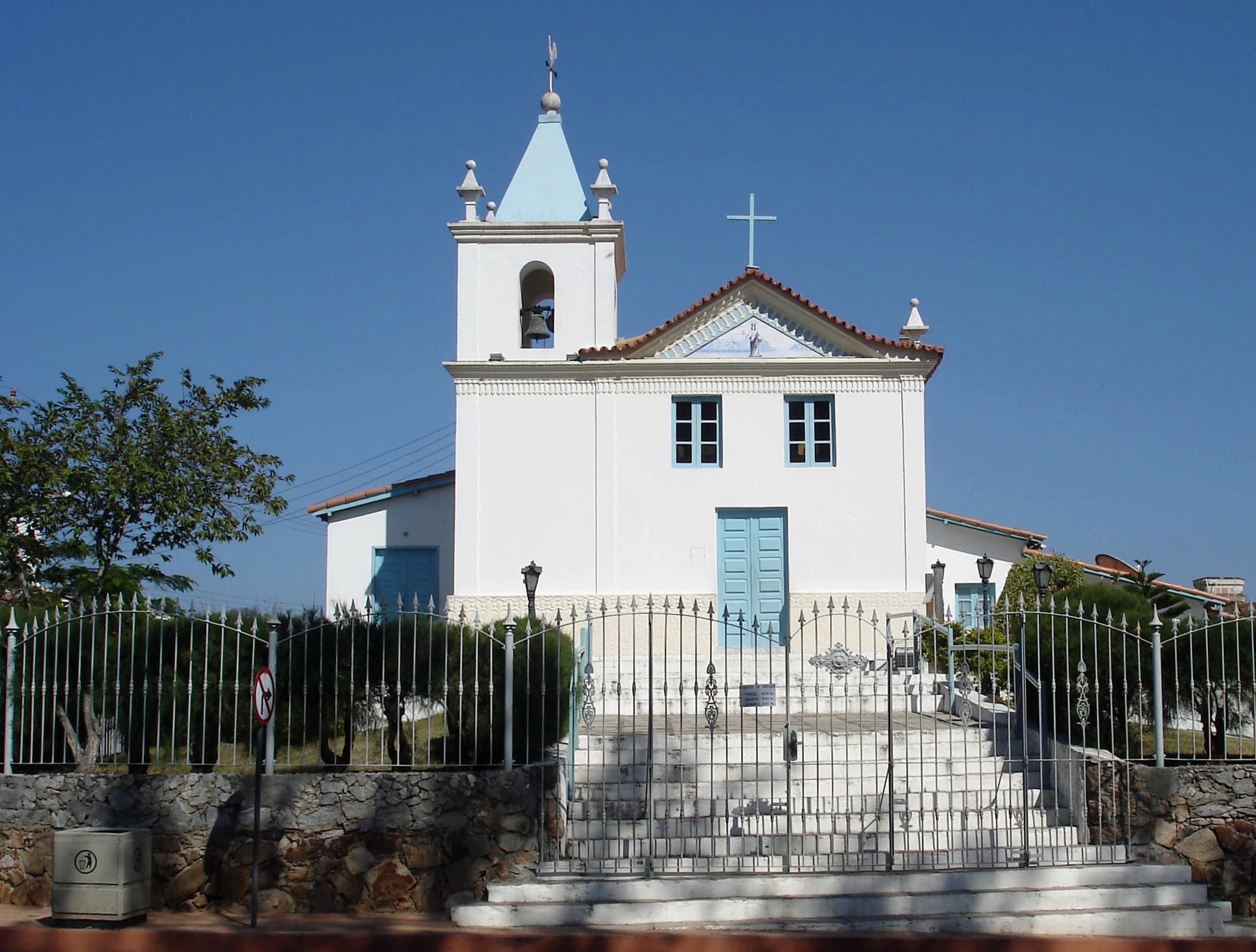 Igreja de Nossa Senhora dos Remédios em Arraial do Cabo