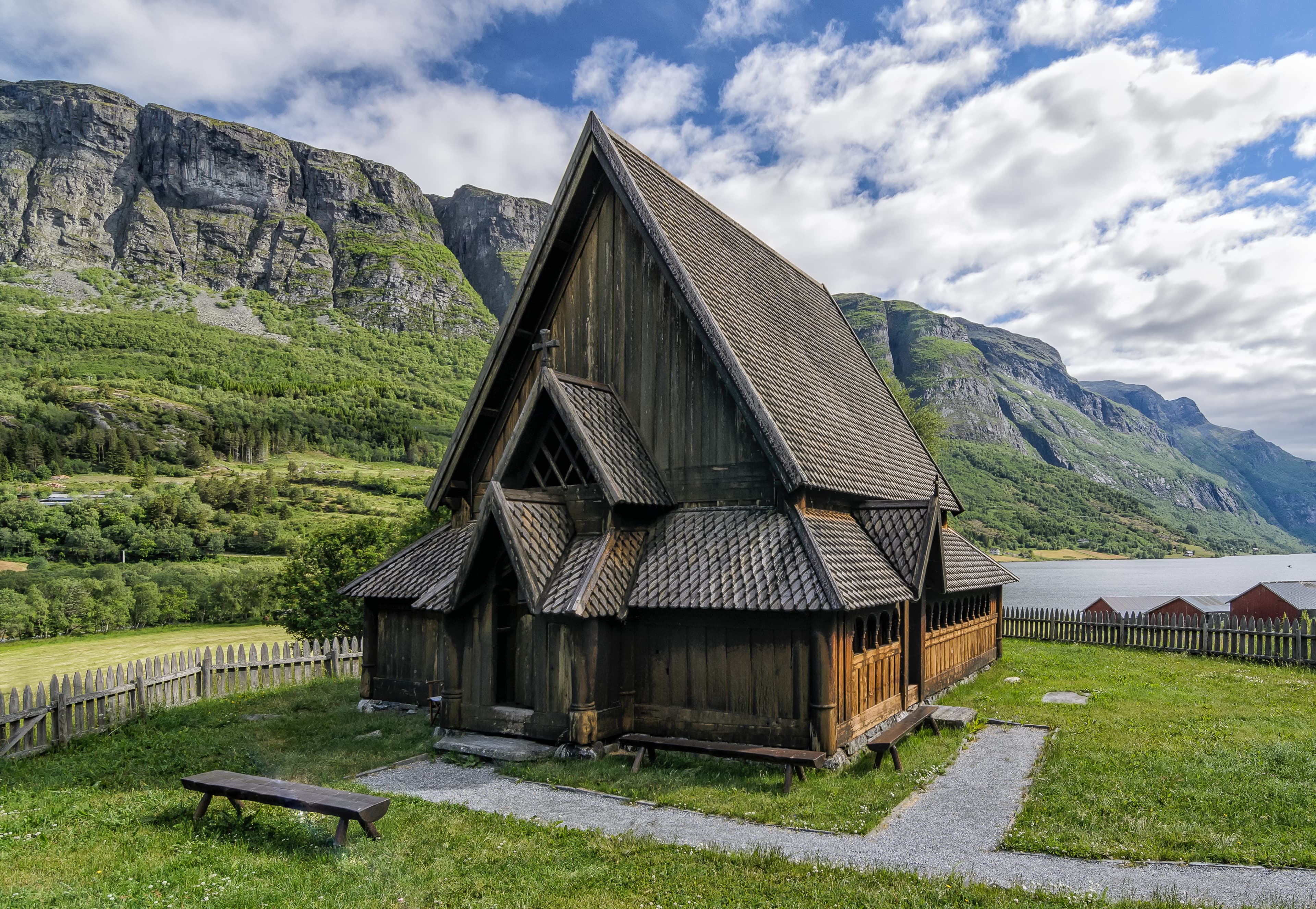 Øye stave church