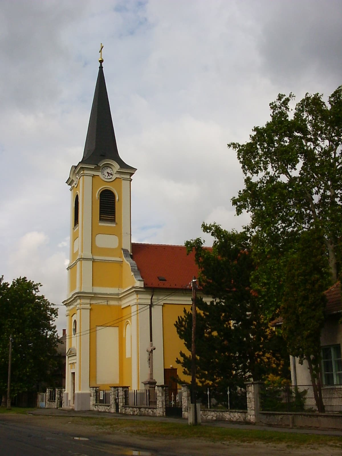 Our Lady Church in Pér
