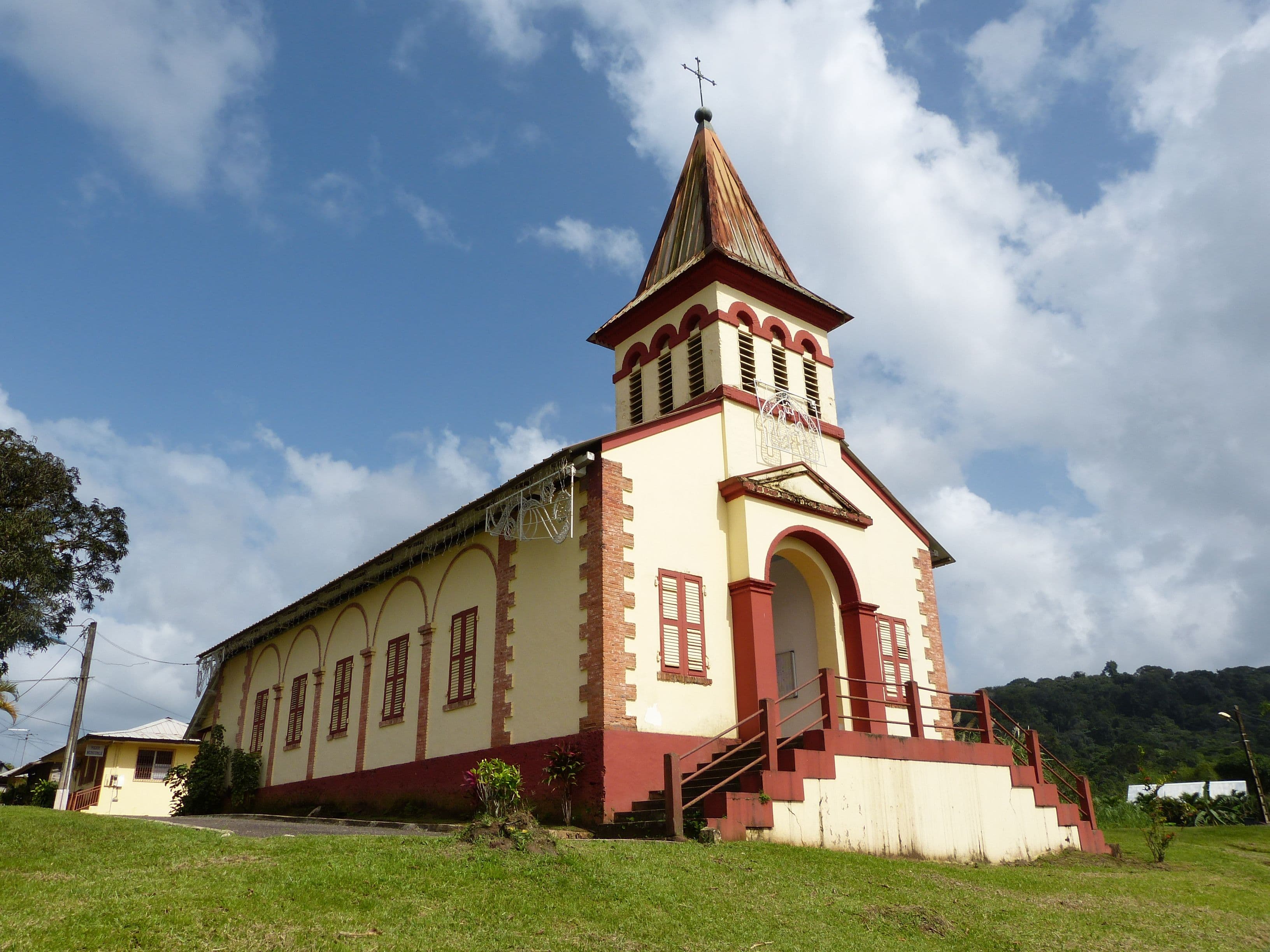 église Saint-Dominique de Roura