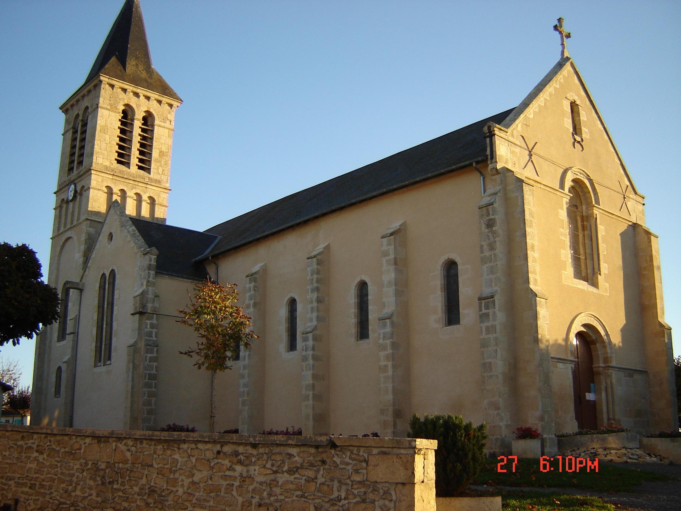 église Saint-Pierre de Pleuville