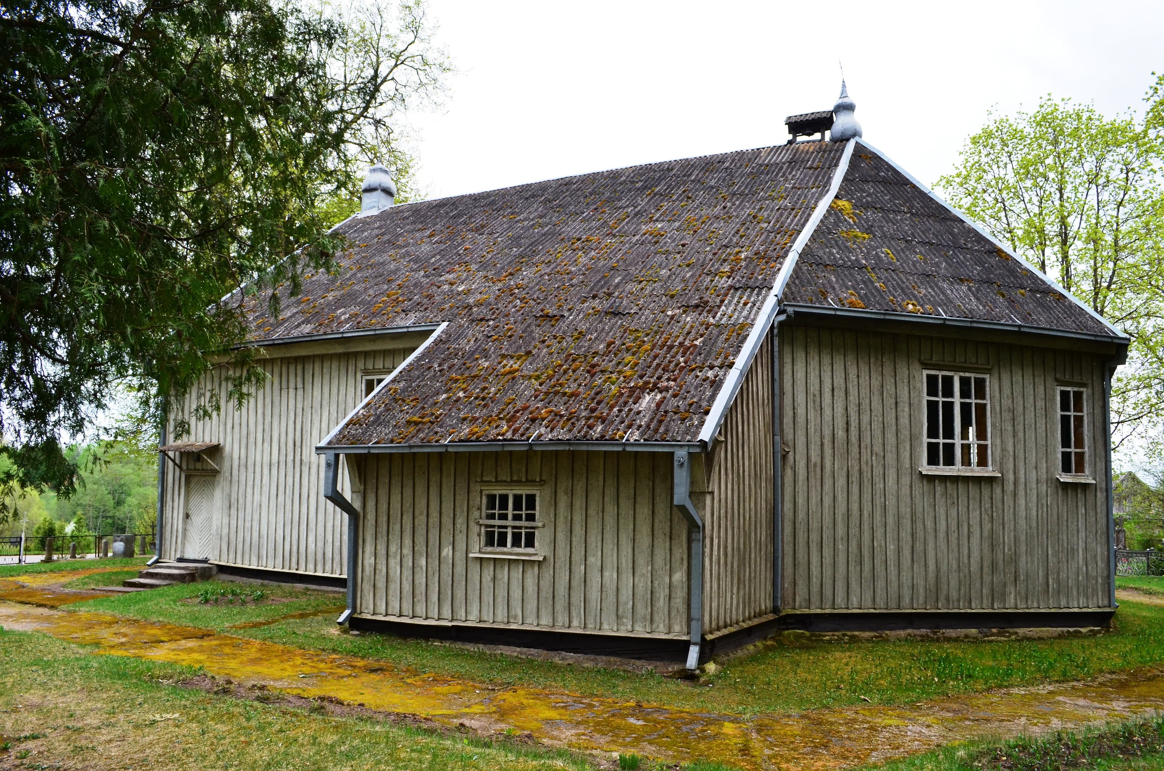 Church of the Blessed Virgin Mary, Comforter of the Afflicted, Pajieslys
