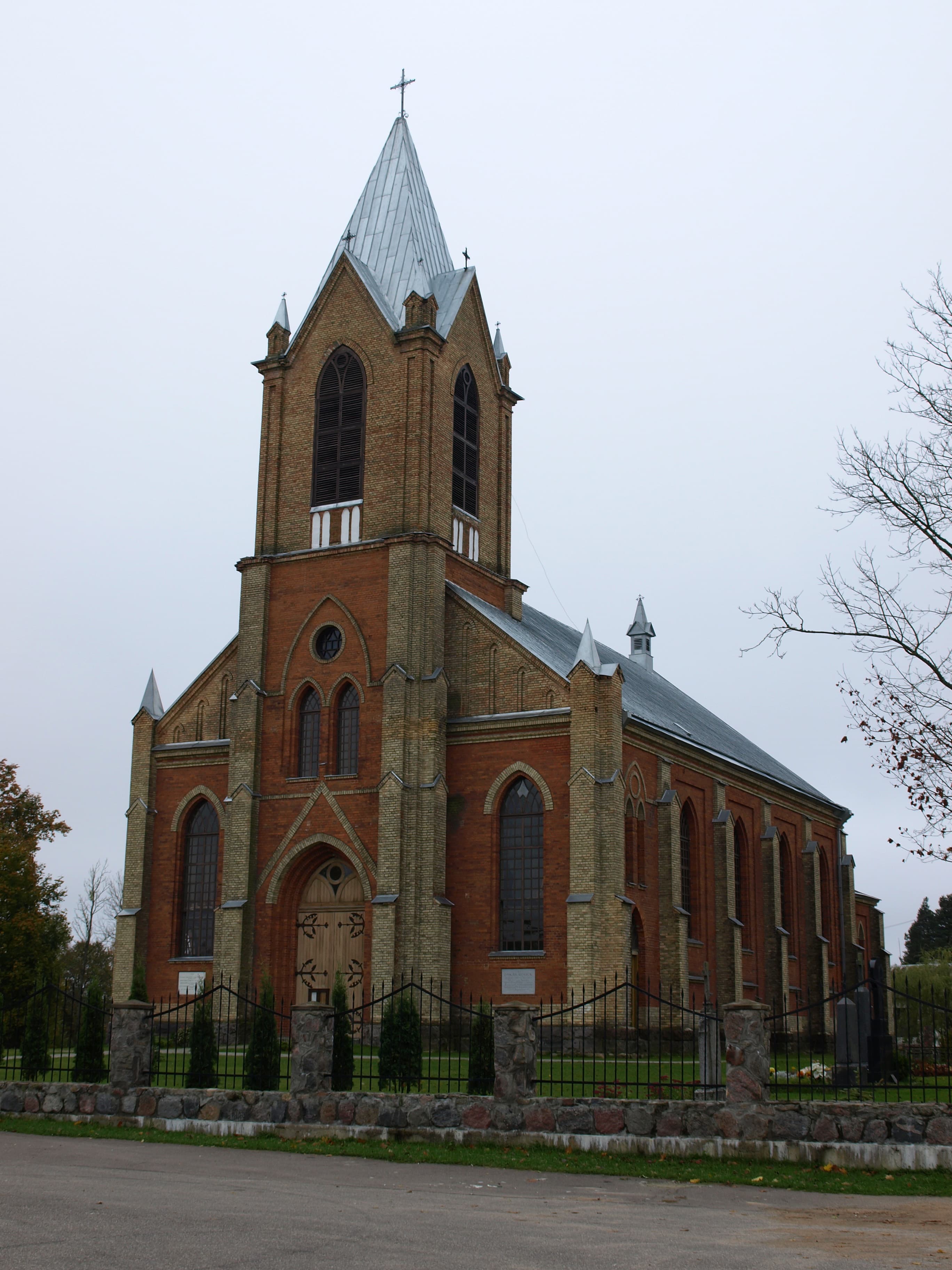 Parudaminys church