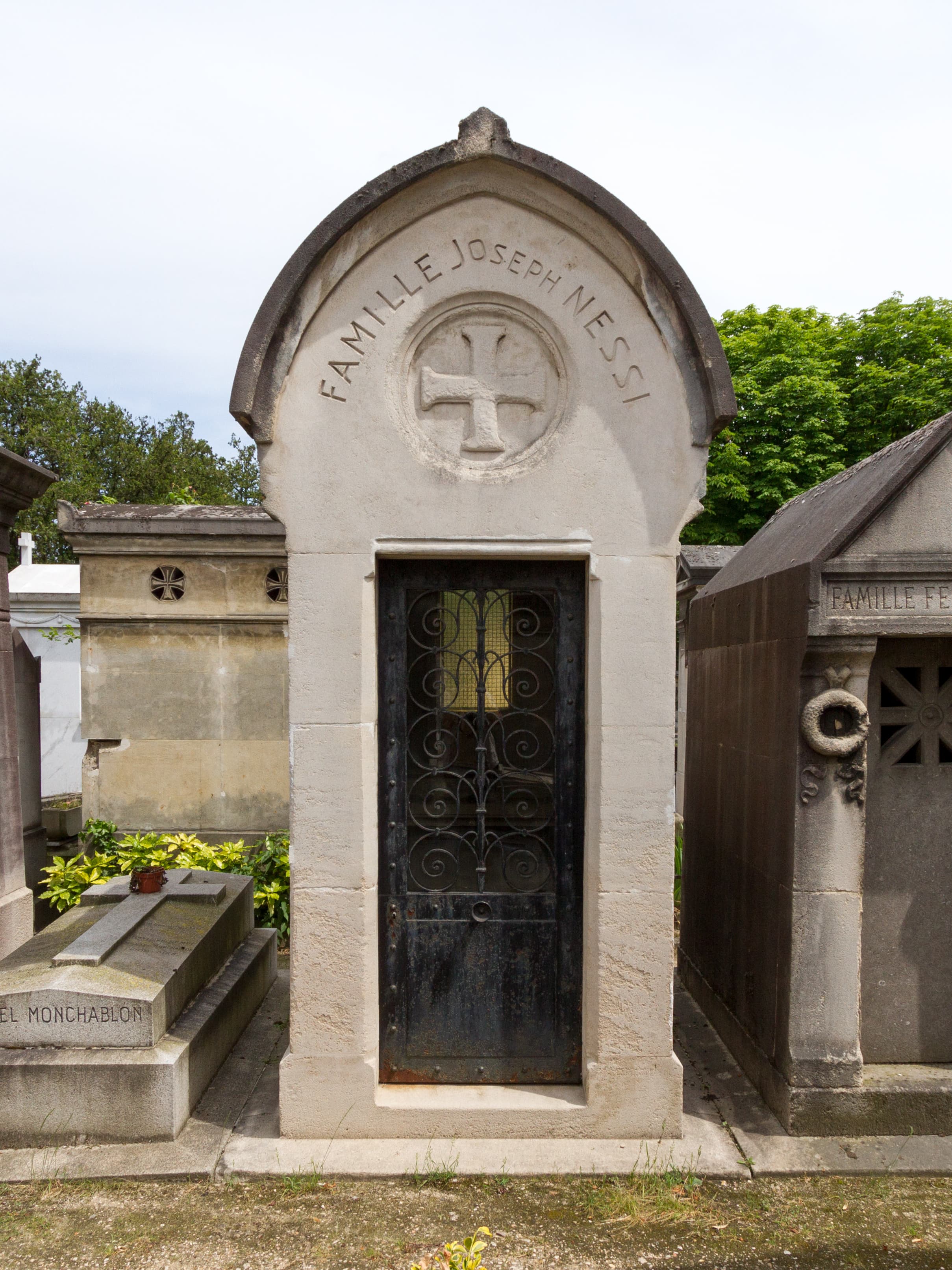 Grave of Nessi