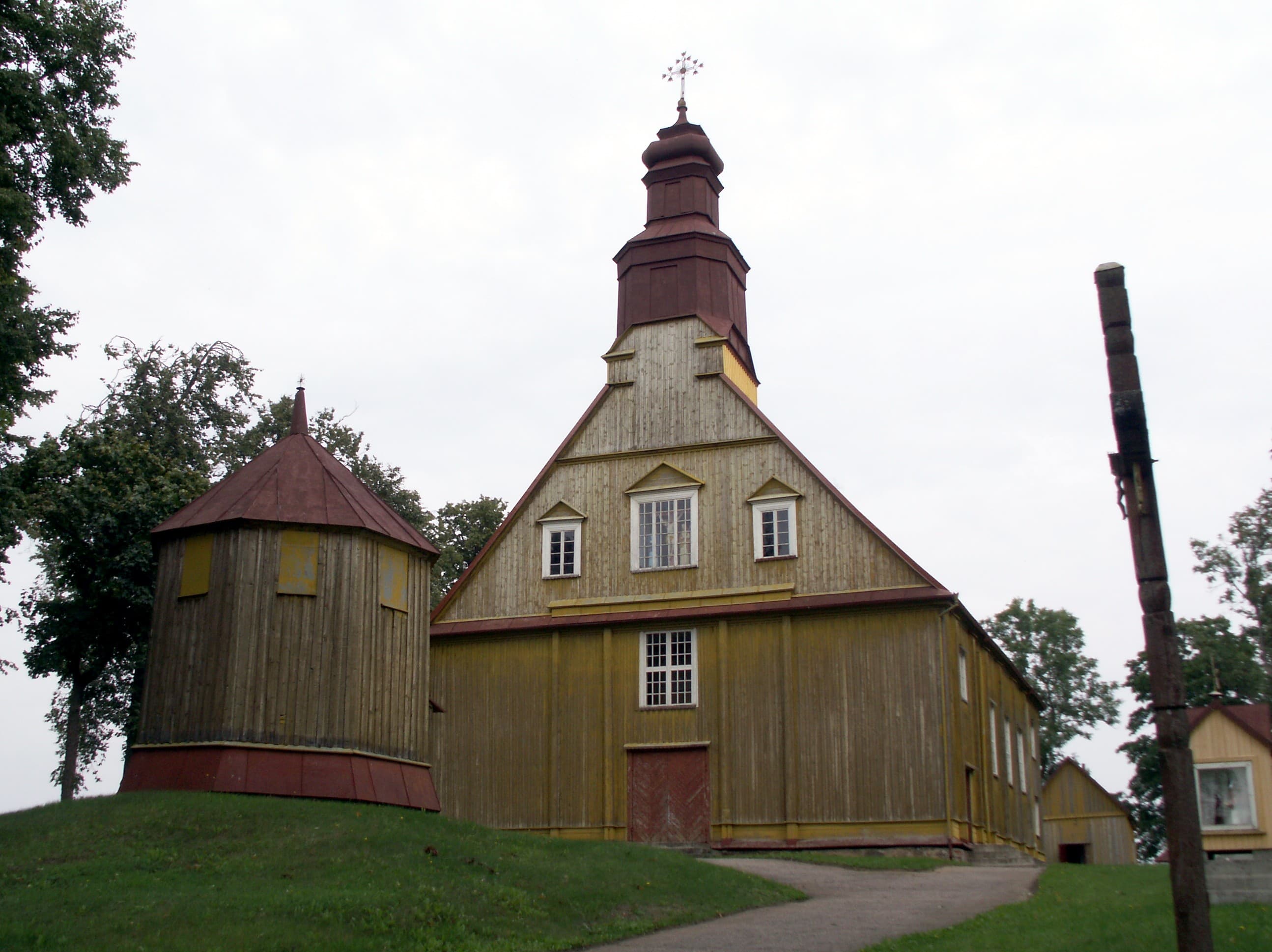 Church of St. Anne, Pavandenė