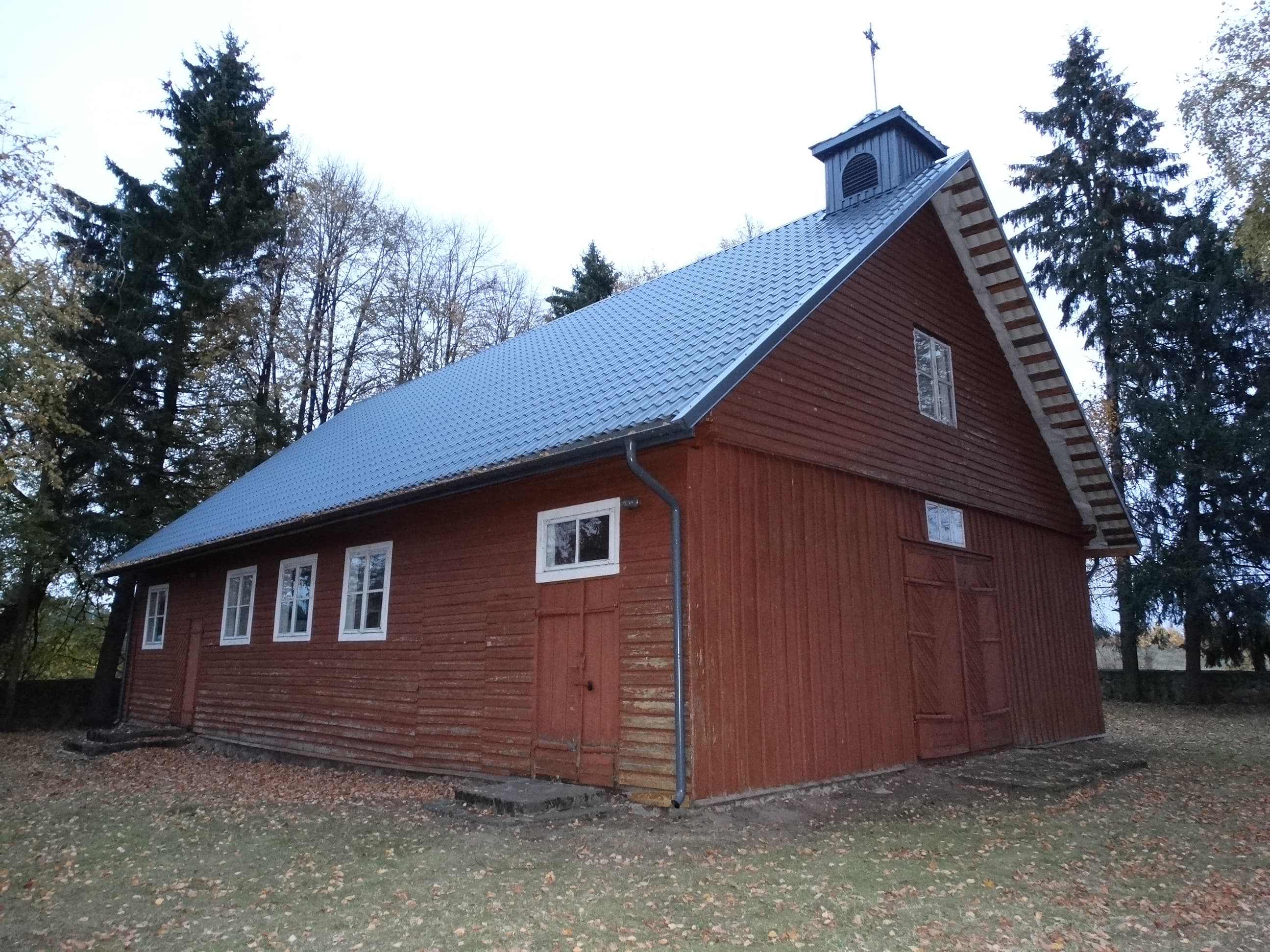 Paveisininkai church