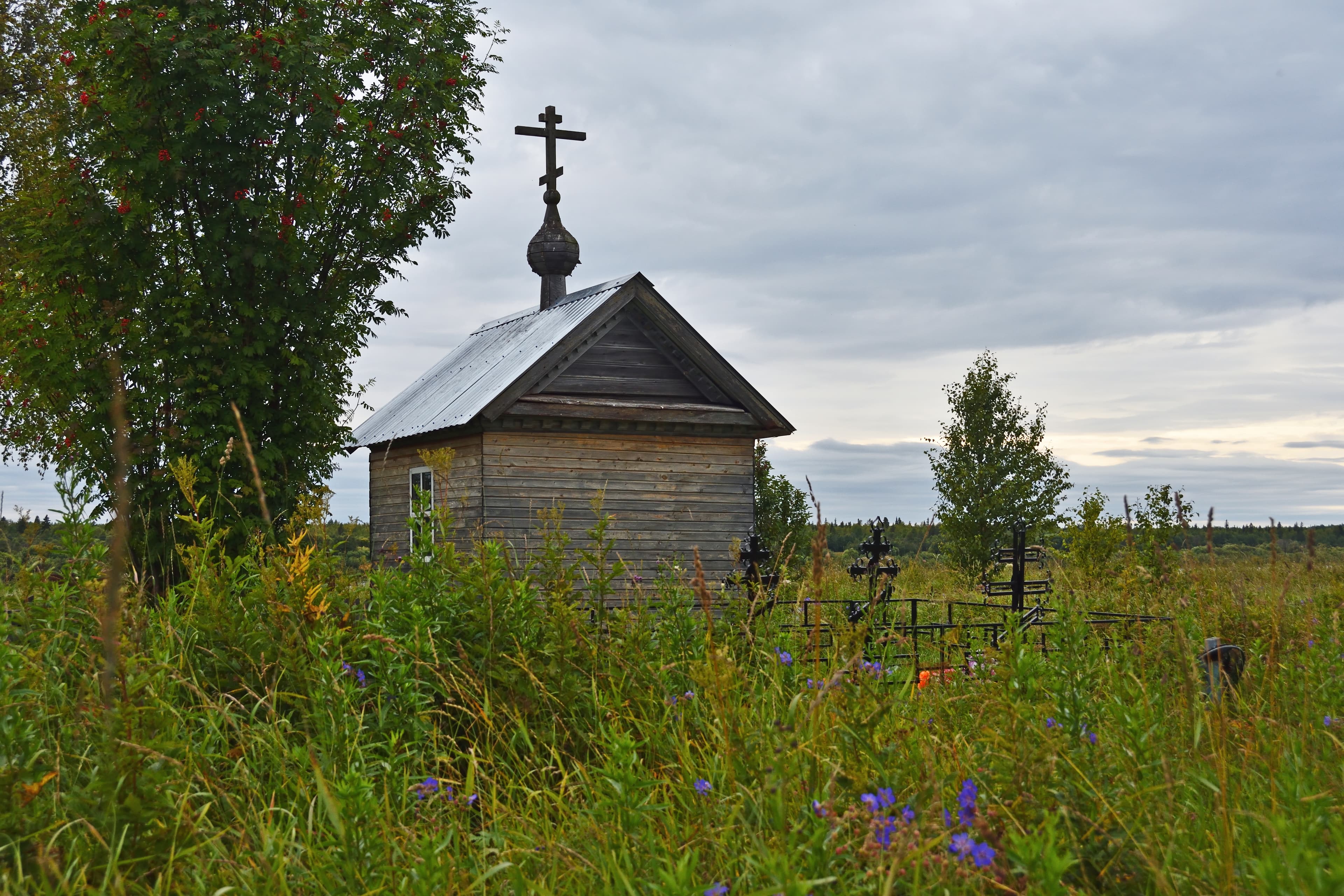 Cemetery chapel, Piyala