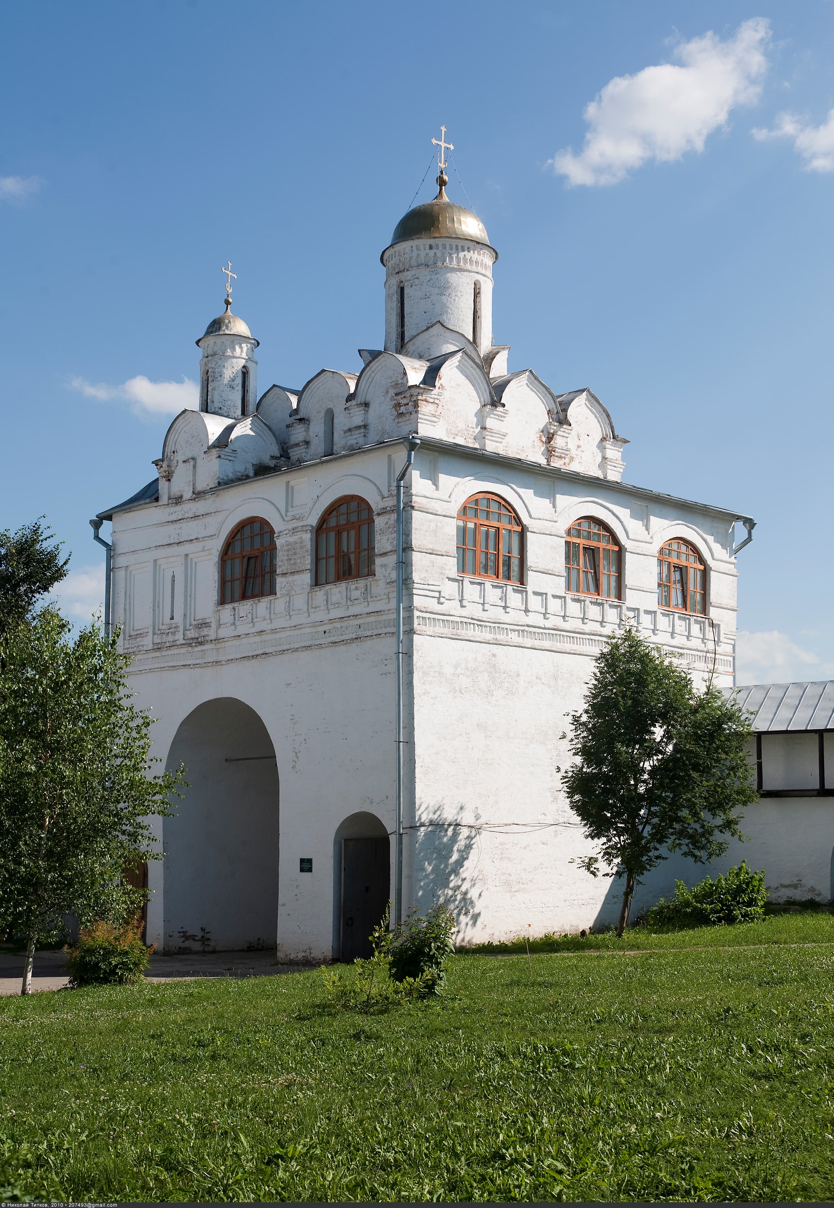 Annunciation Gate Church of Pokrovsky Monastery (Suzdal)