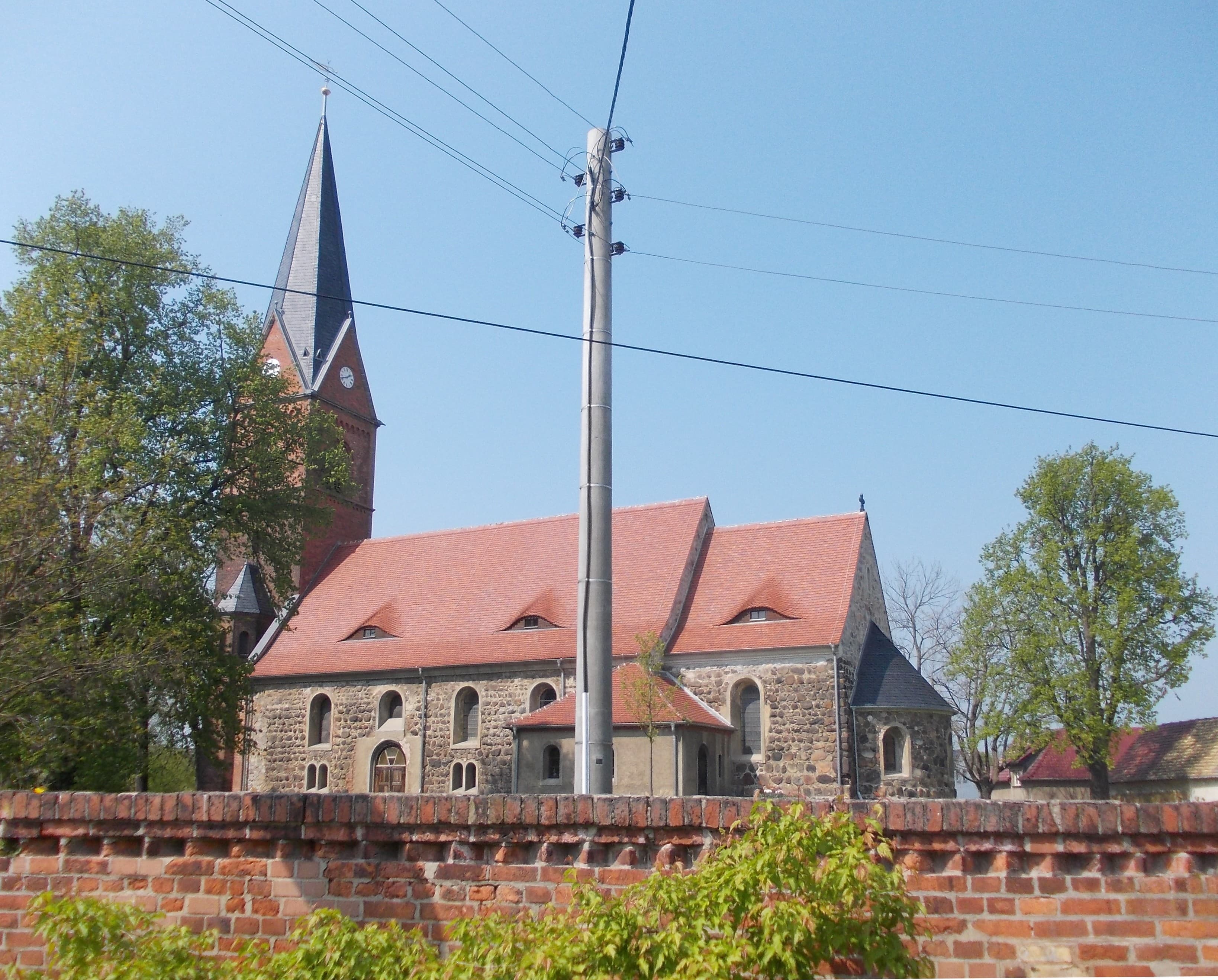 Protestant church Pouch