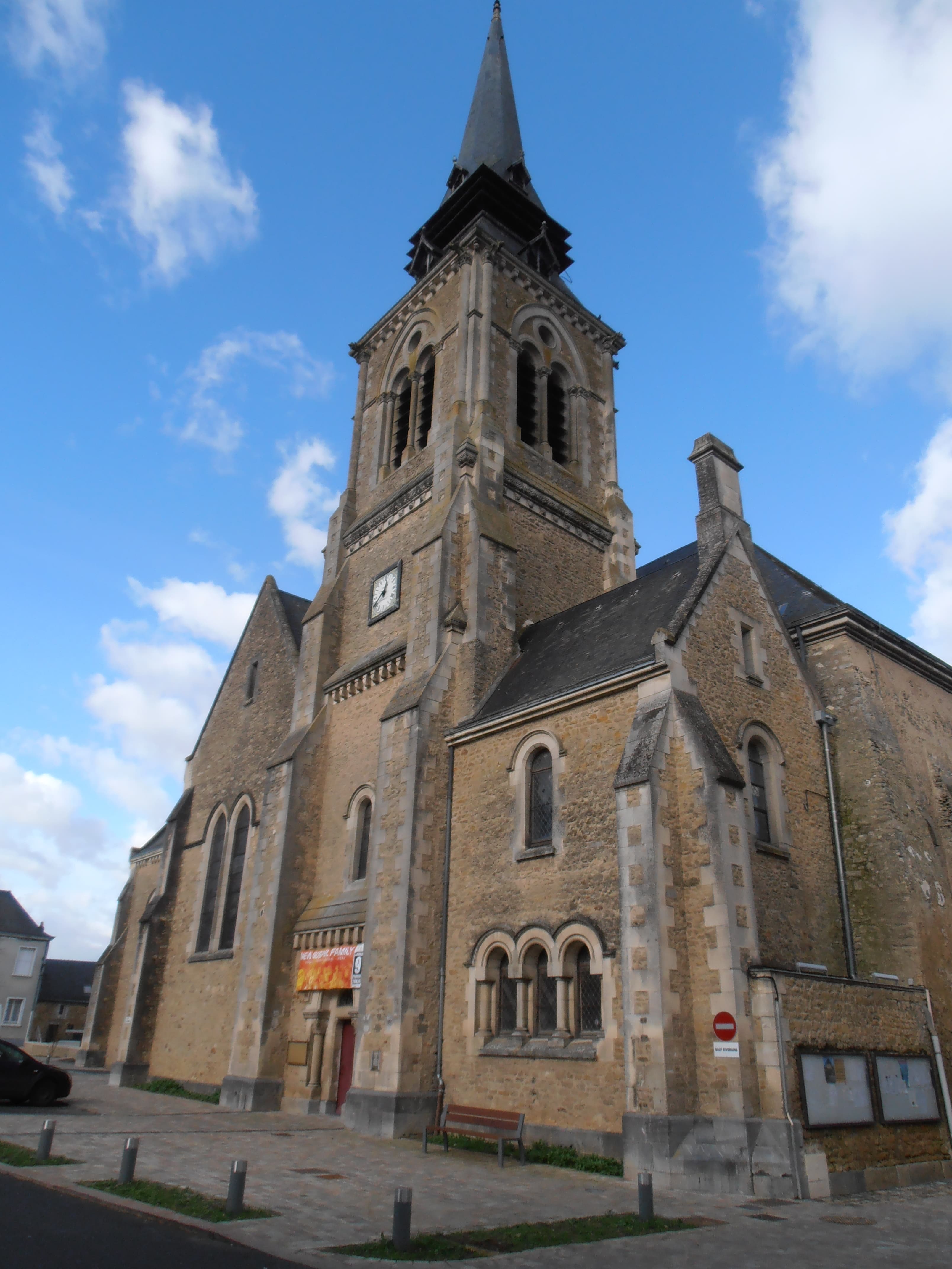 Église Saint-Pierre de Précigné