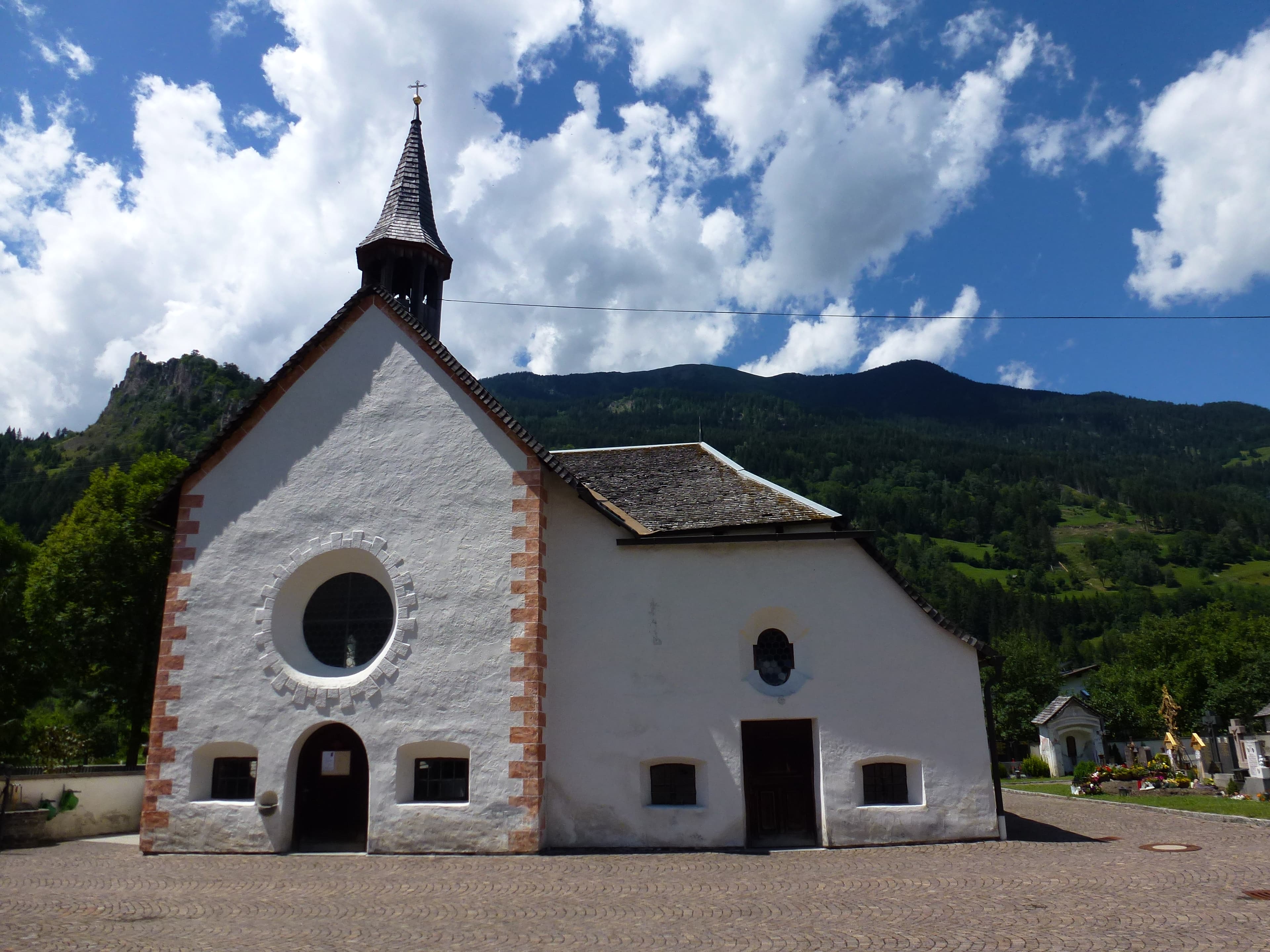 cemetery chapel, chapel of the dead