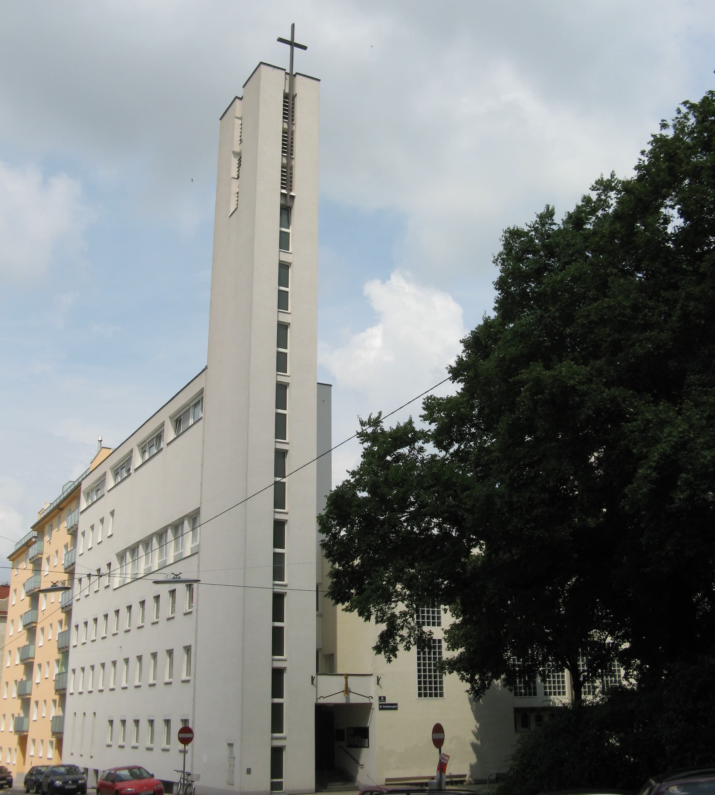 Pfarrkirche zur heiligen Familie, Favoriten