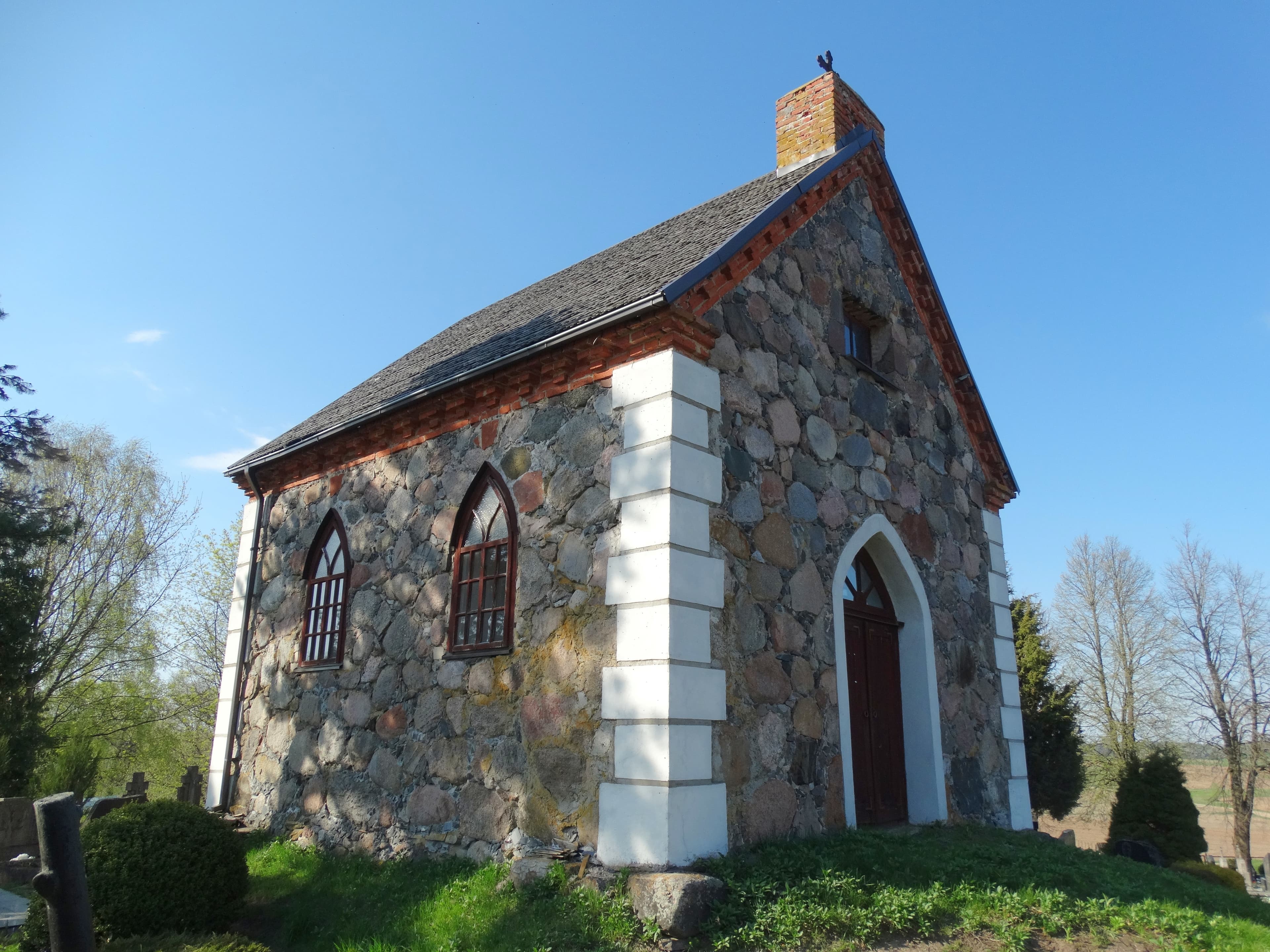 Pypliai chapel