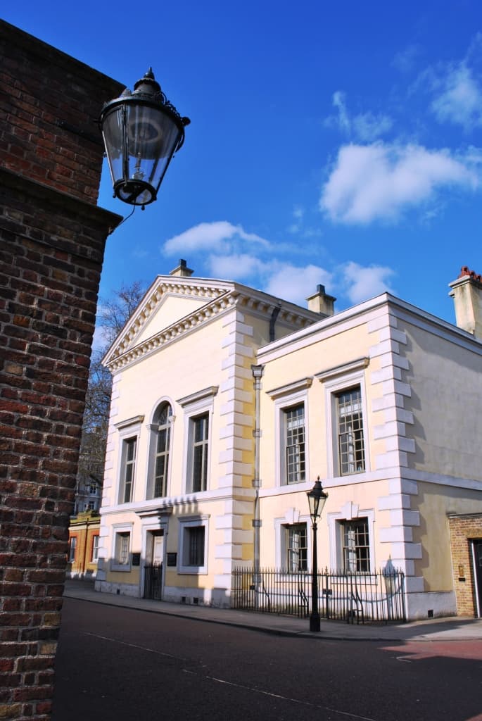 Dean's Residence, Queen's Chapel
