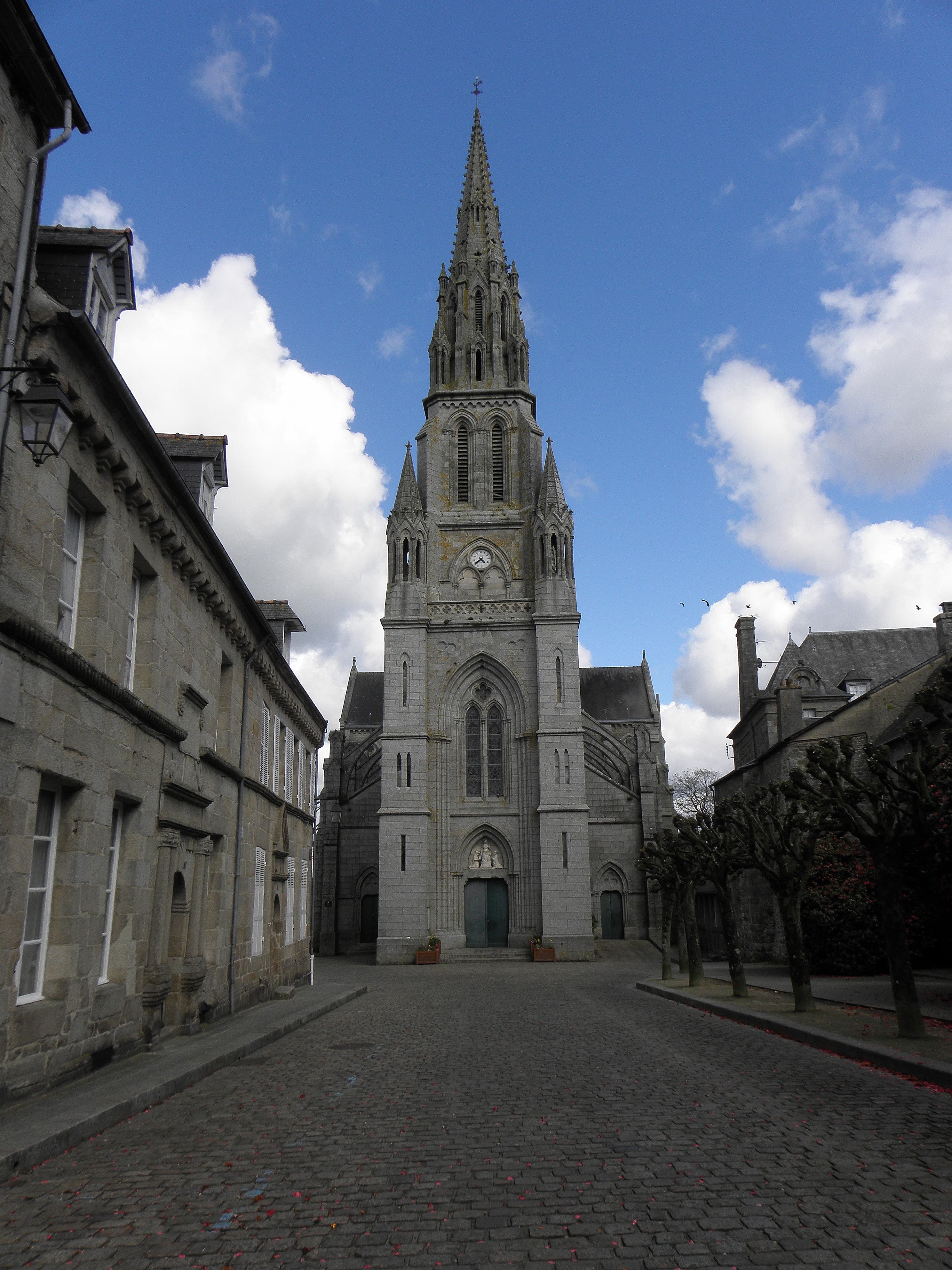 basilique Notre-Dame-de-Délivrance (Quintin)