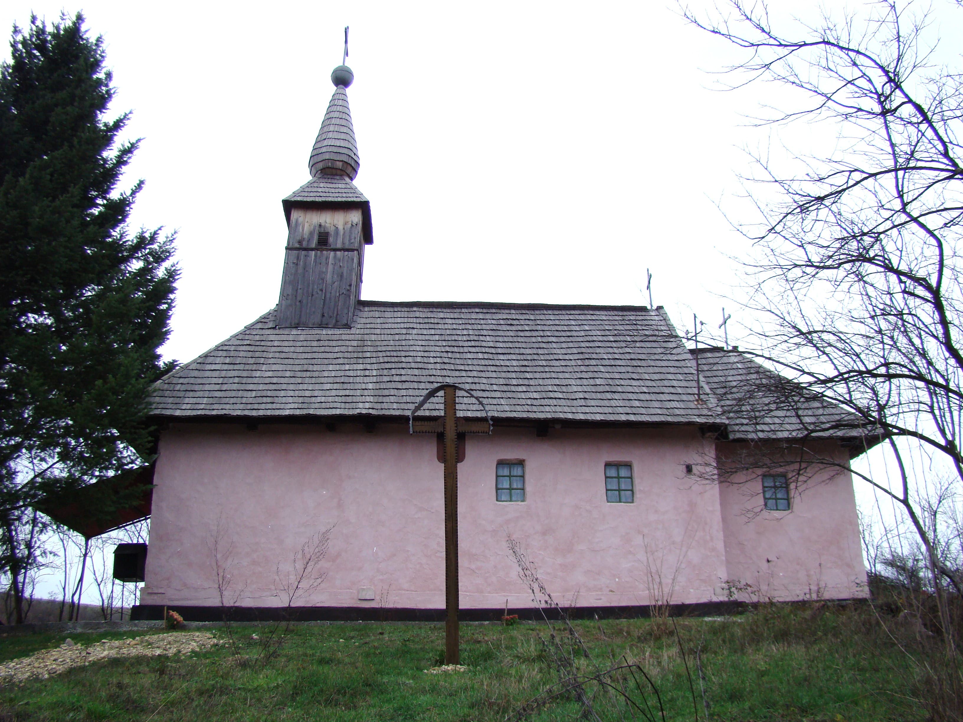 Wooden church in Ciuntești, Arad