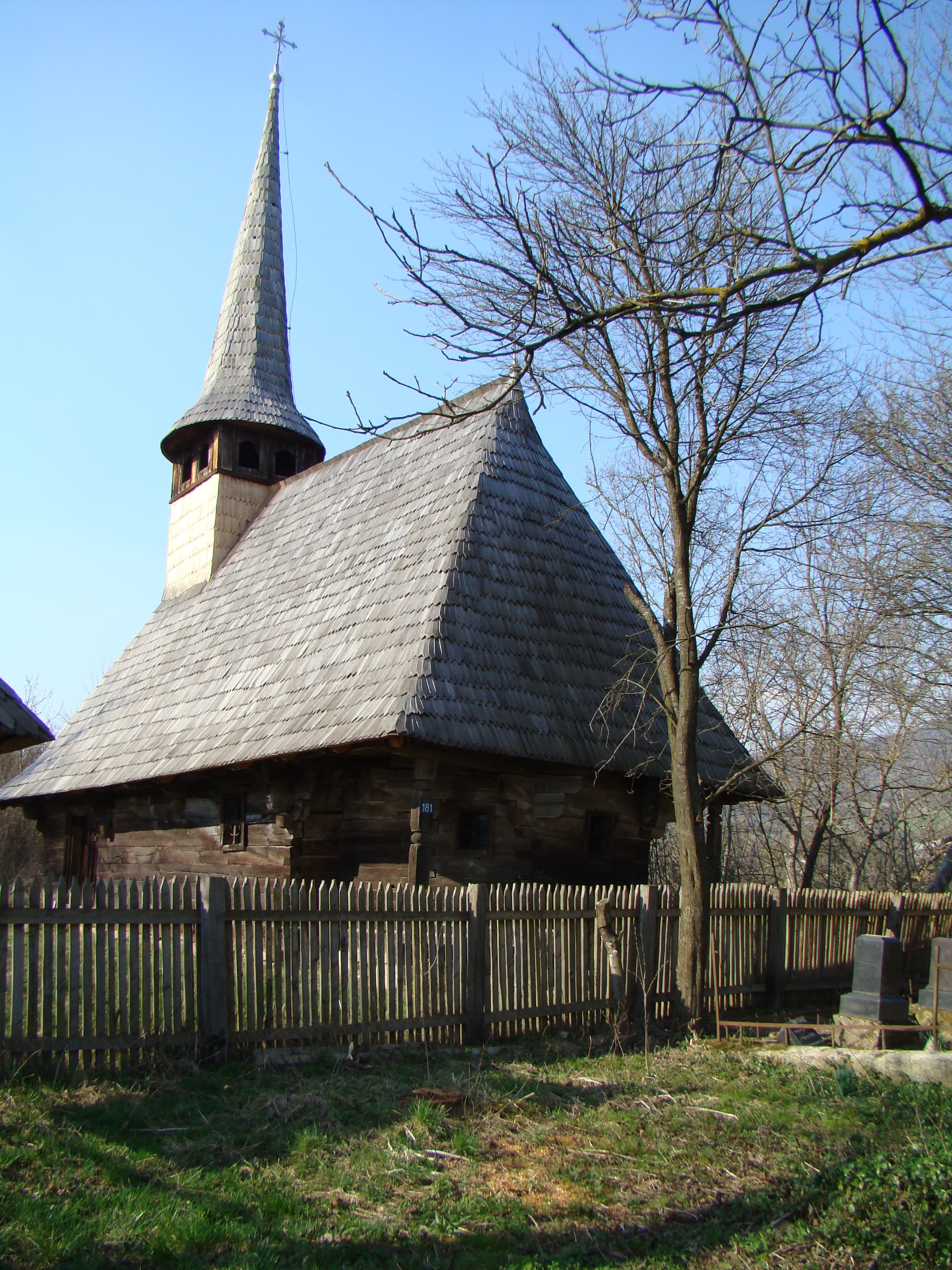 Orthodox wooden church in Sălișca, Cluj