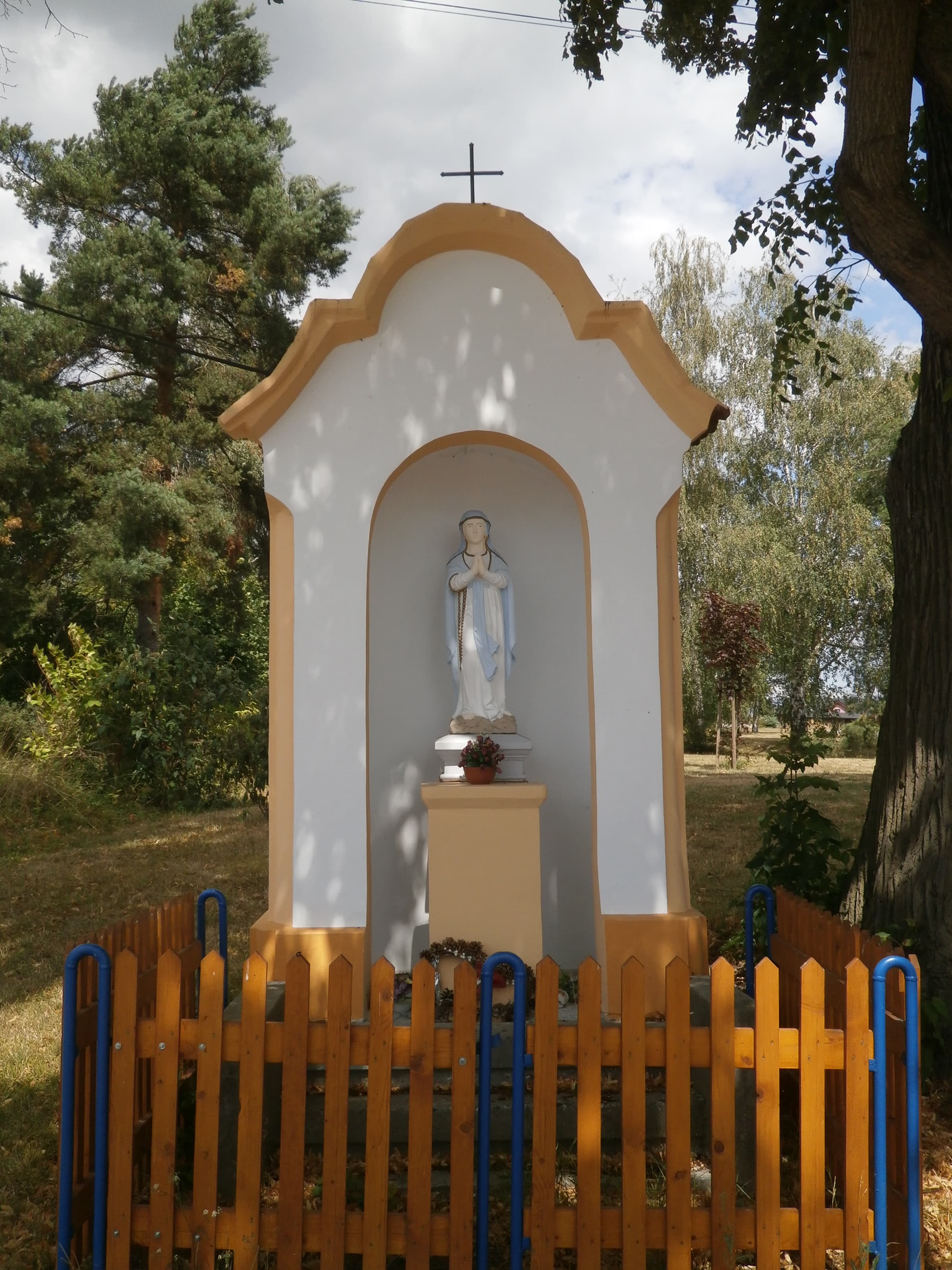 Chapel-shrine of Virgin Mary in Rohatsko