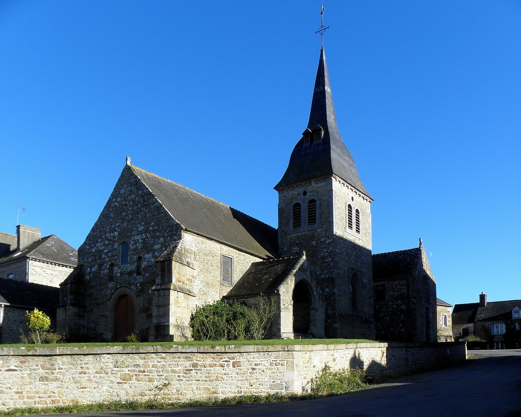 Église Saint-Pierre-et-Saint-Paul de Romazy
