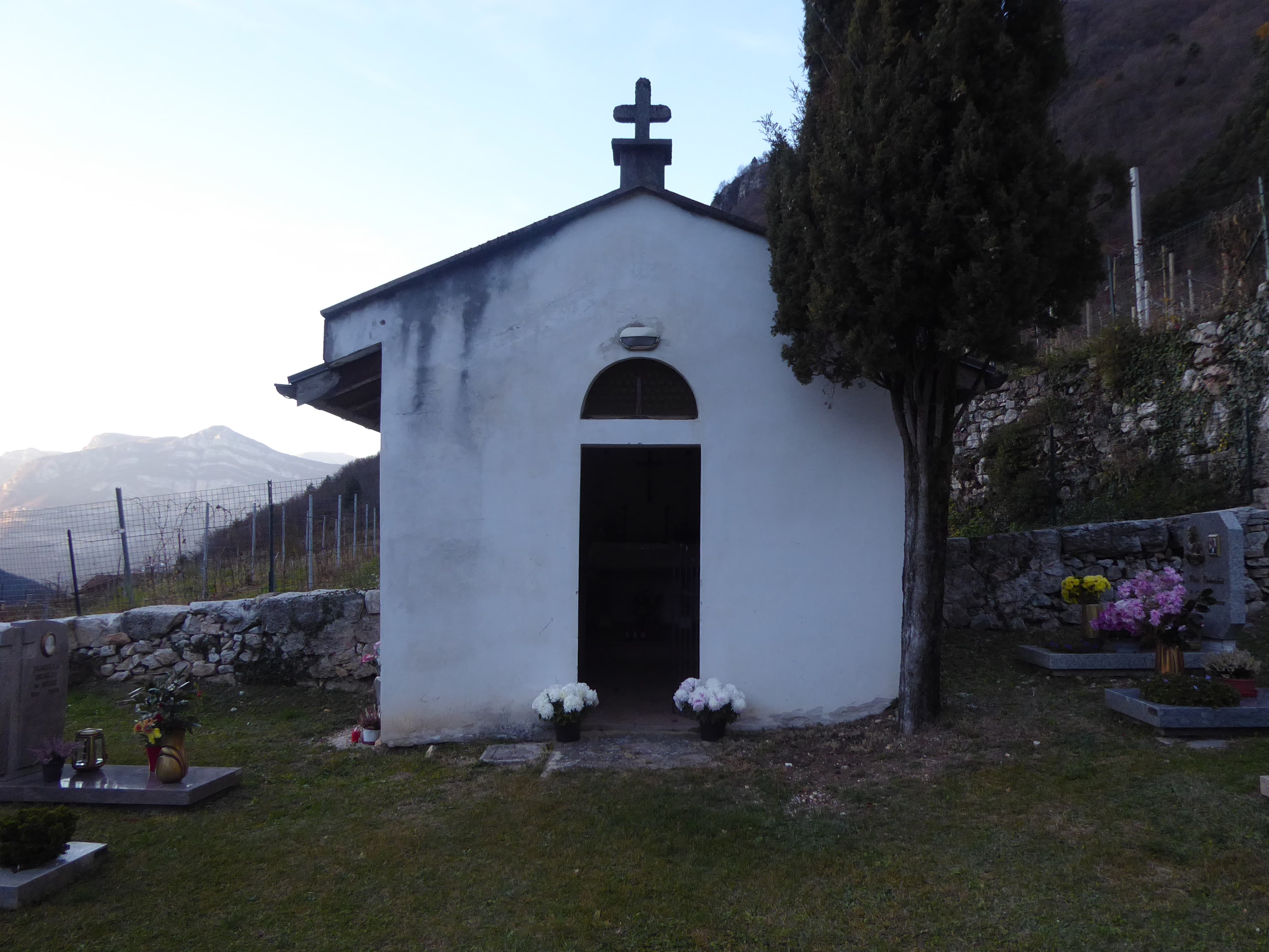 Holy Cross chapel