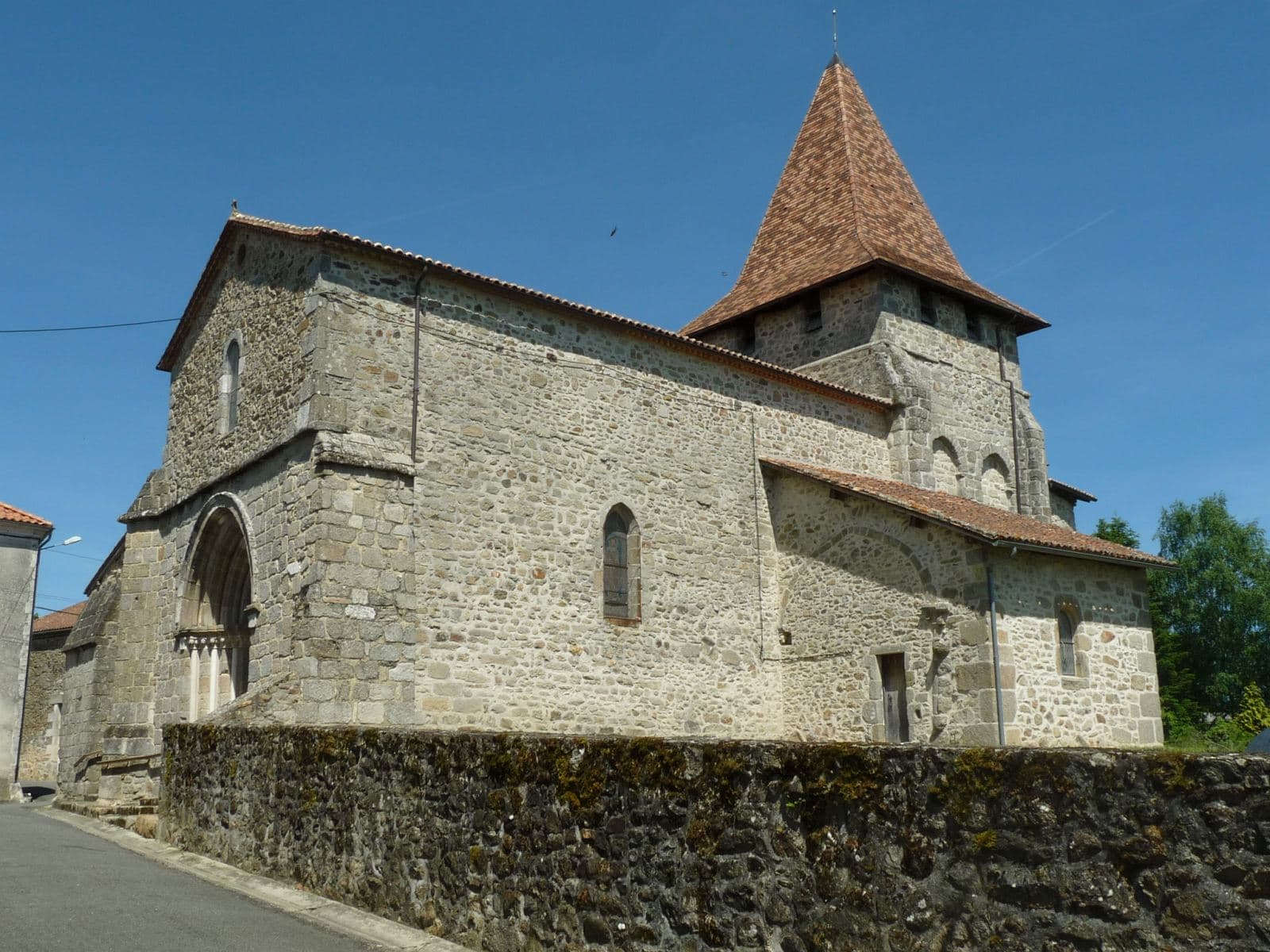 église Saint-Jacques de Roussines