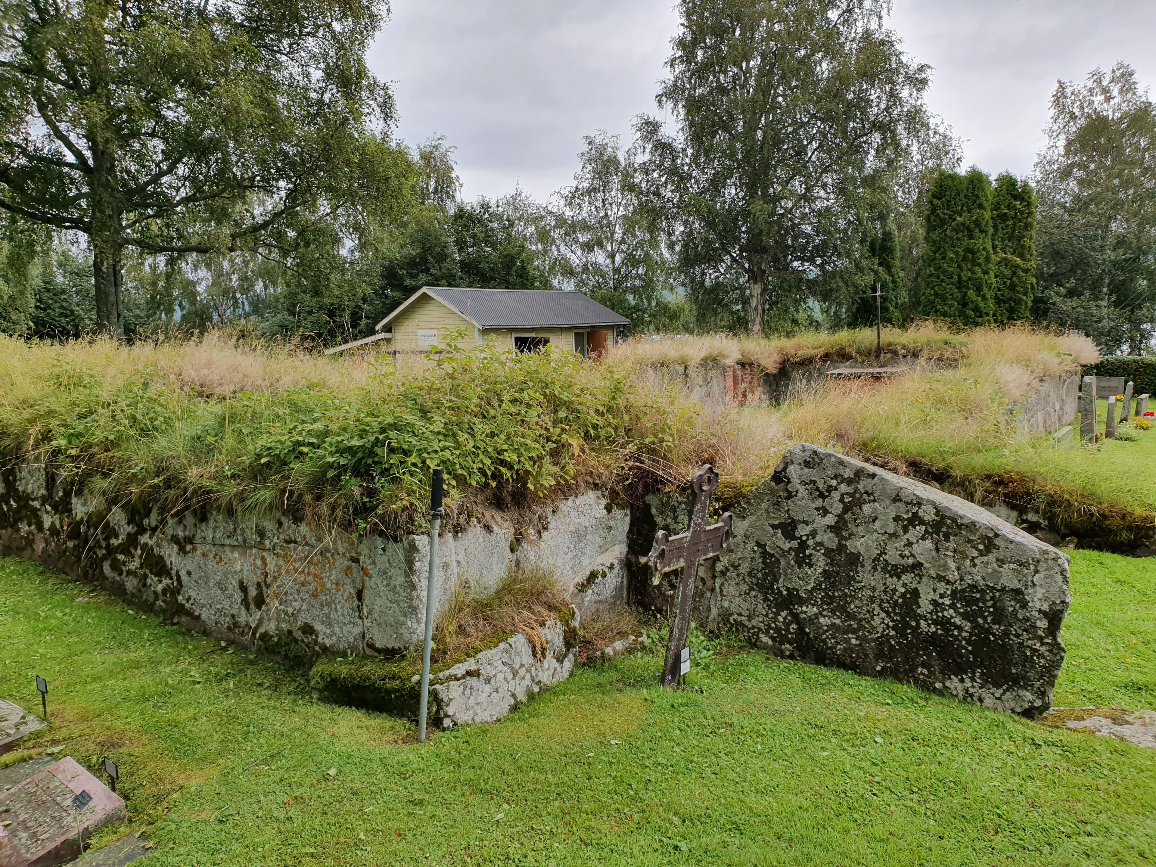 Undersviks kyrkoruin