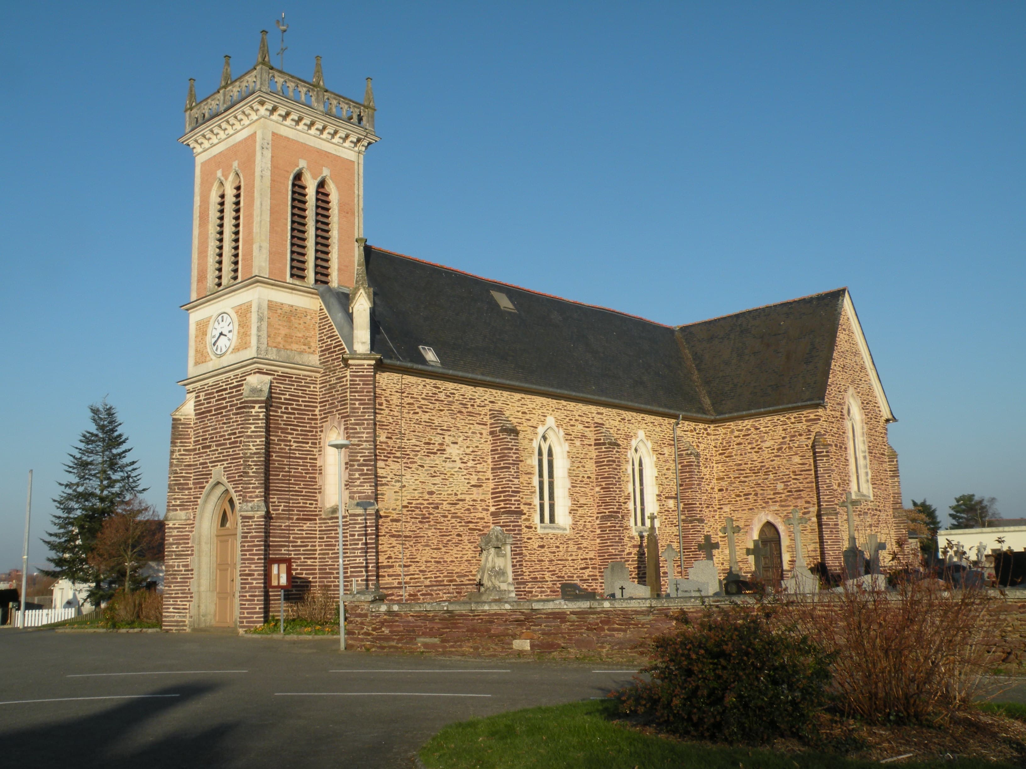 Église paroissiale de Saint-Jacques-de-la-Lande