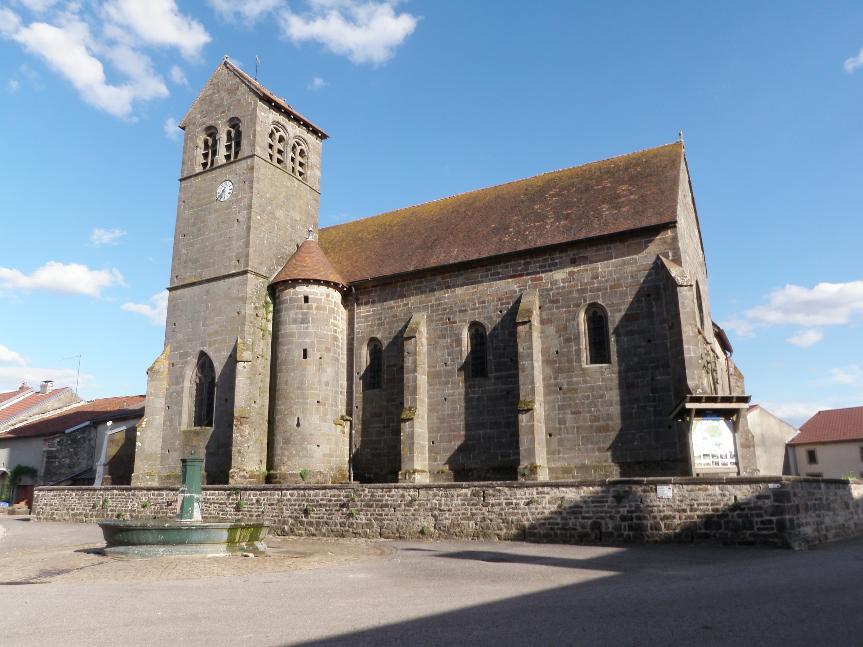 église Saint-Julien de Saint-Julien