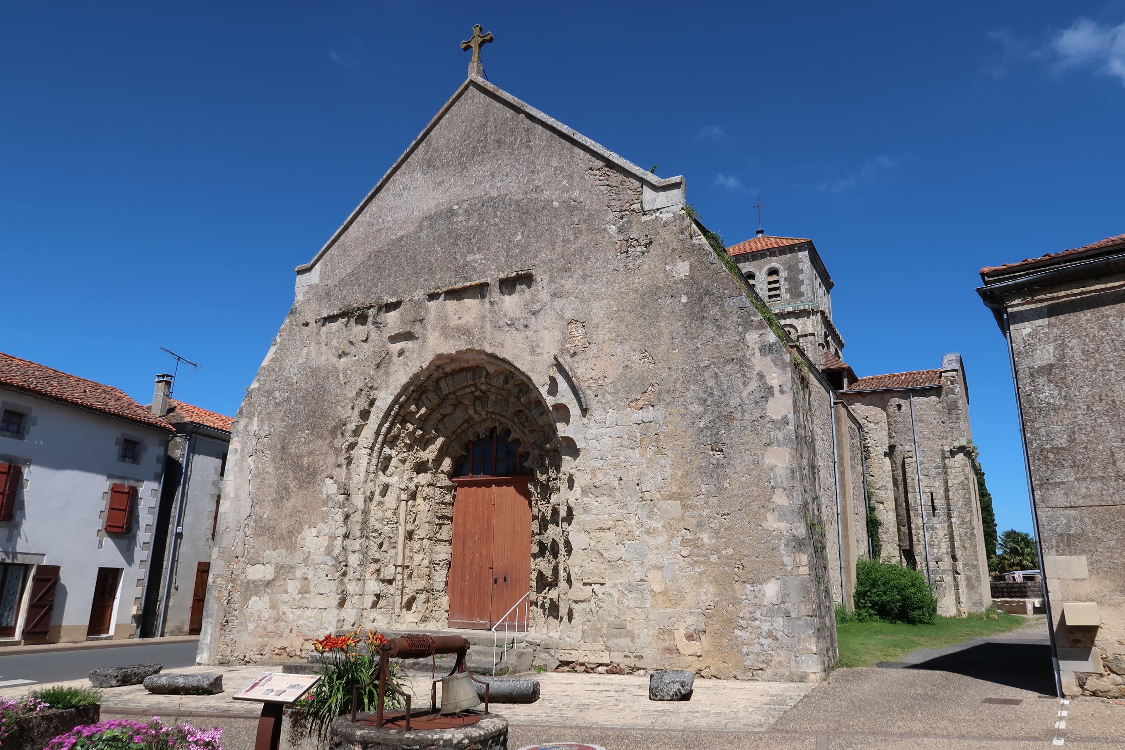 Church of Saint-Paixent, L'Isle-Jourdain