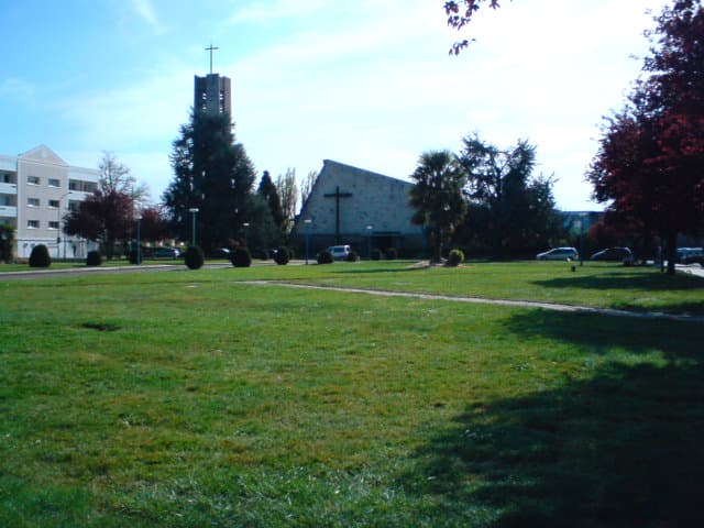 église Sainte-Jehanne-de-France du Passage