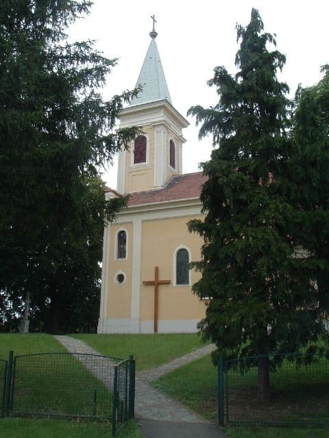 Saint Michael Church in Salköveskút