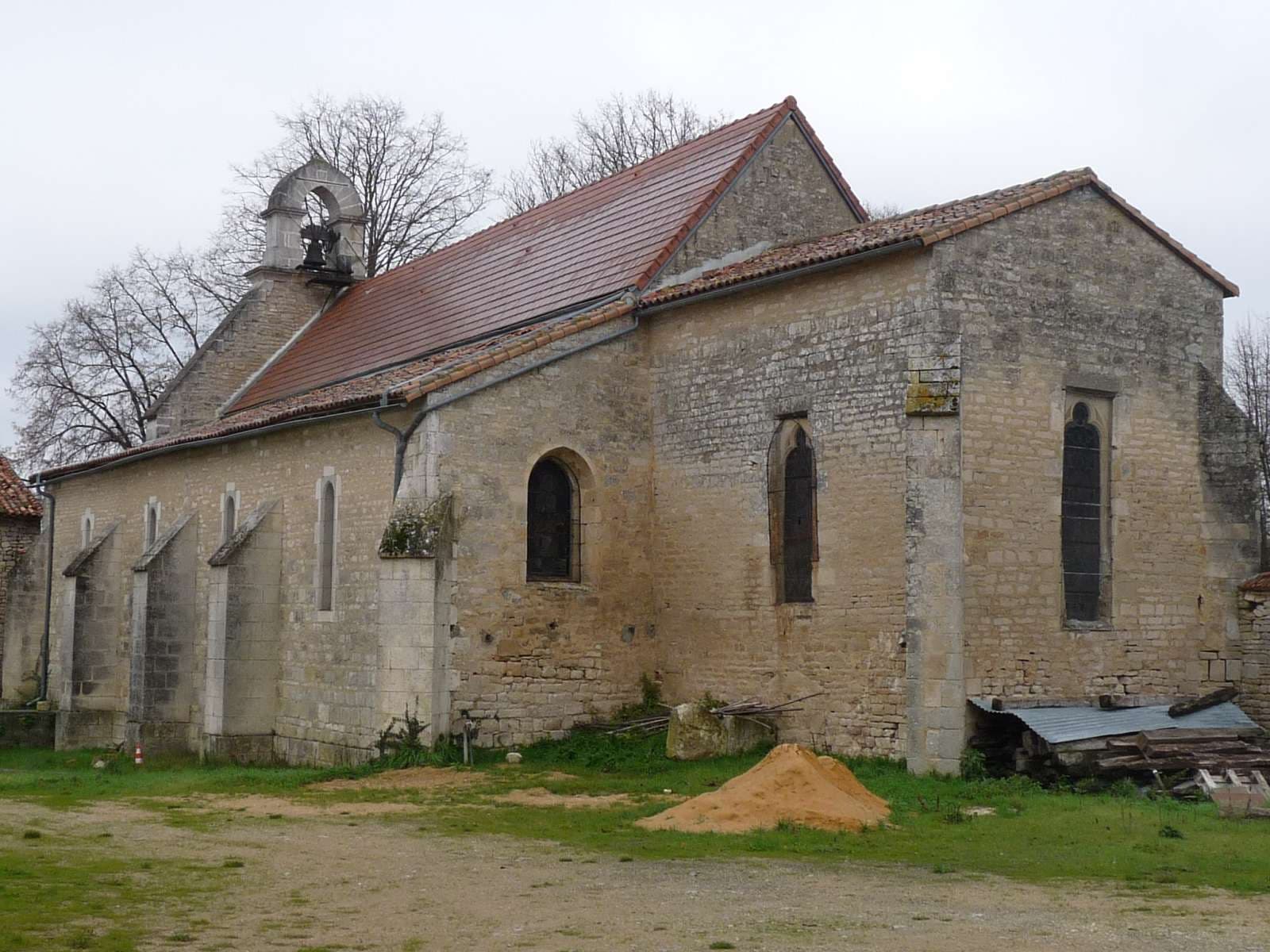 église Saint-Martin de Salles-de-Villefagnan