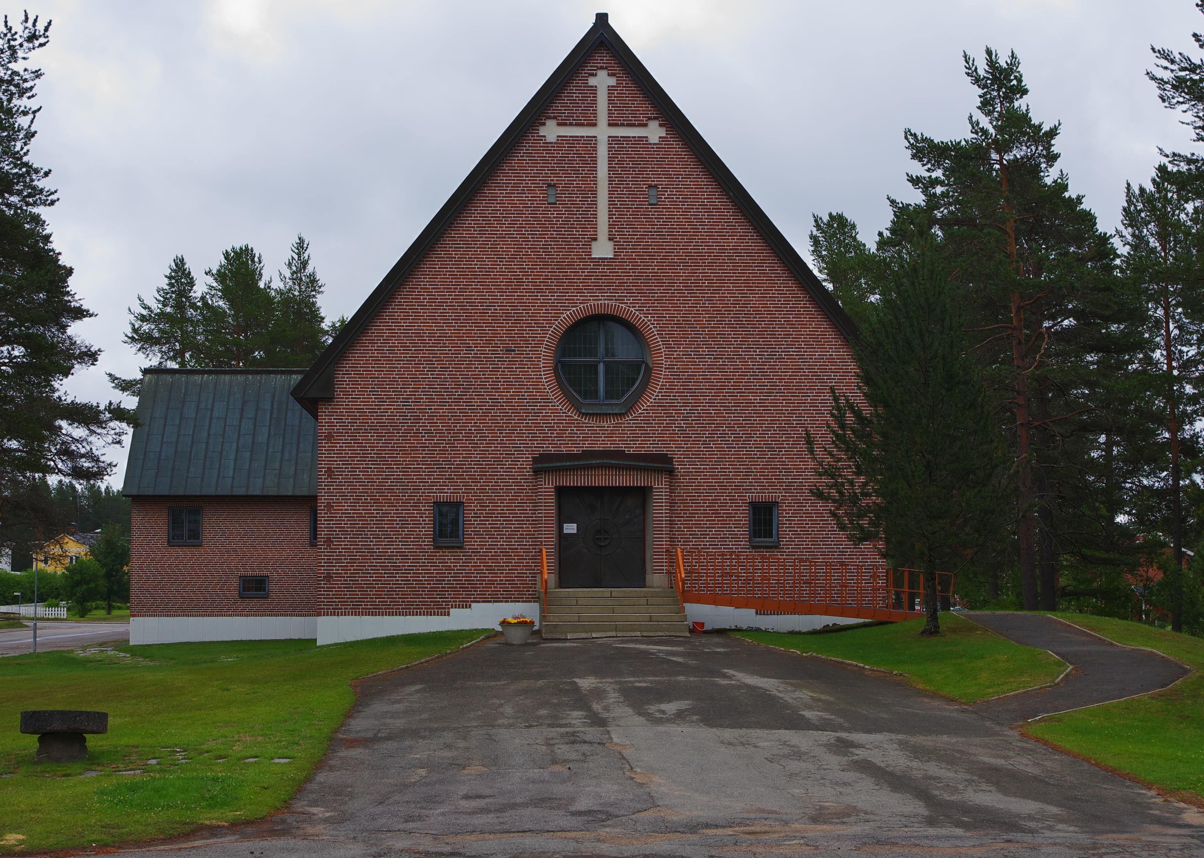 Sankt Mikaels kyrka, Jörn