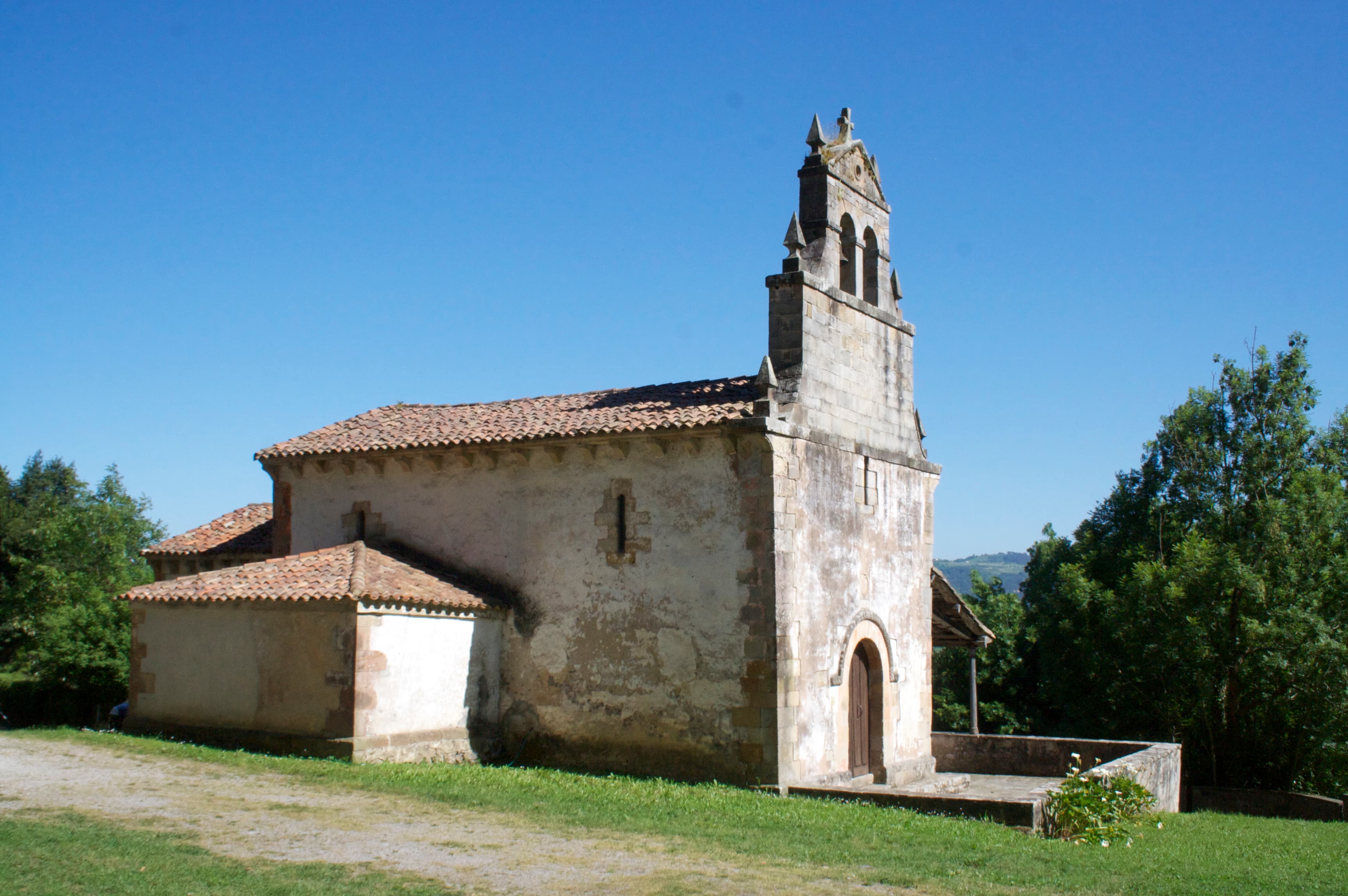 Church of Santa María de Sariegomuerto