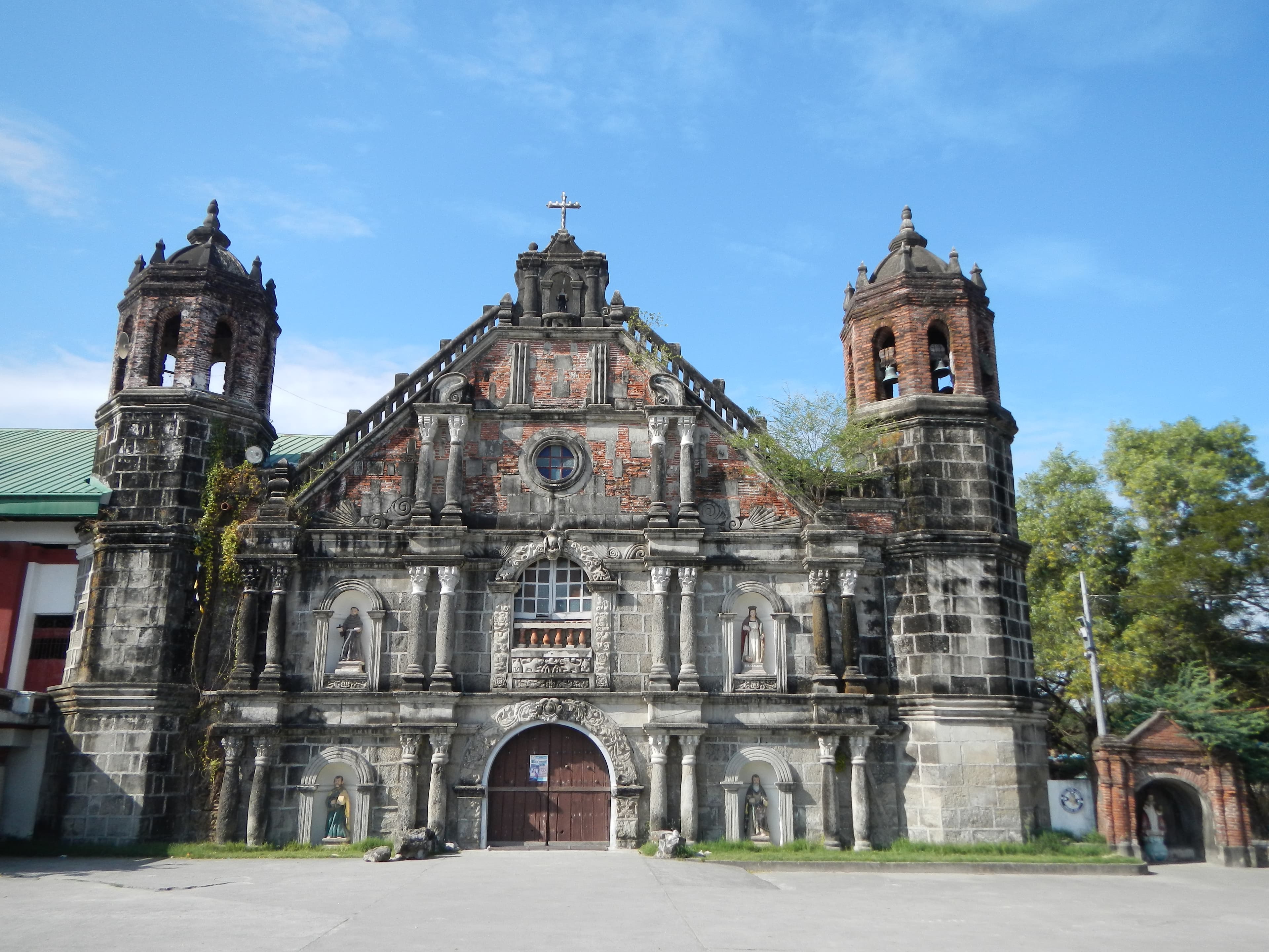 Minalin Church