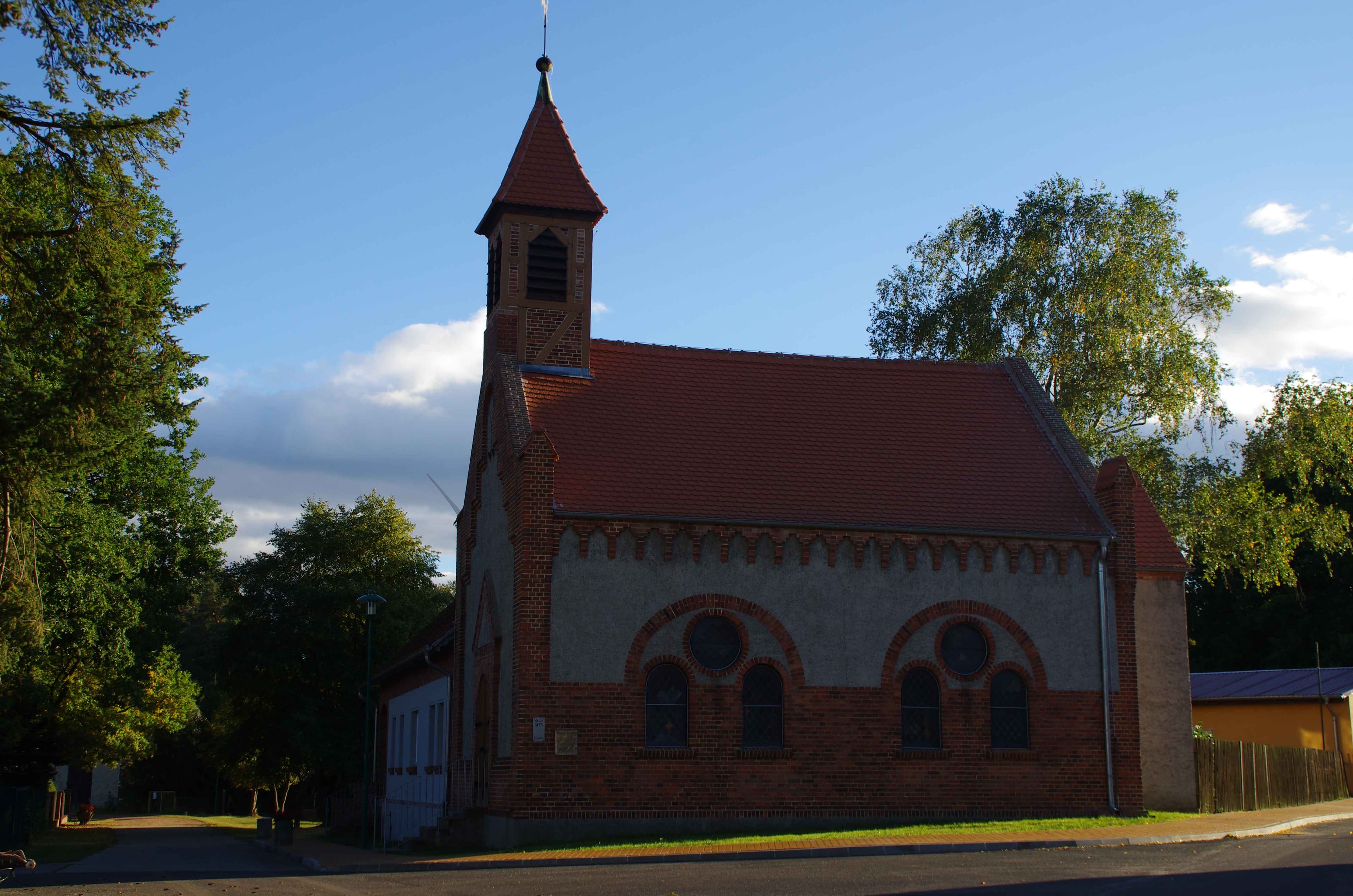 School and Prayer House Dretzen