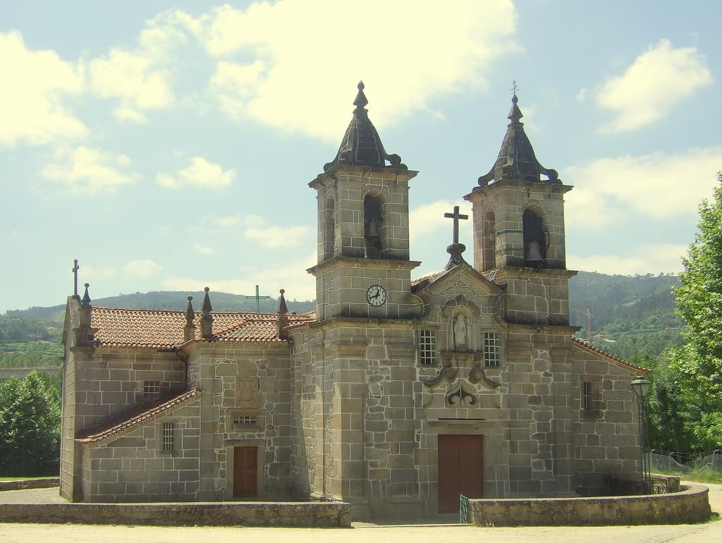 Igreja Paroquial de Basto