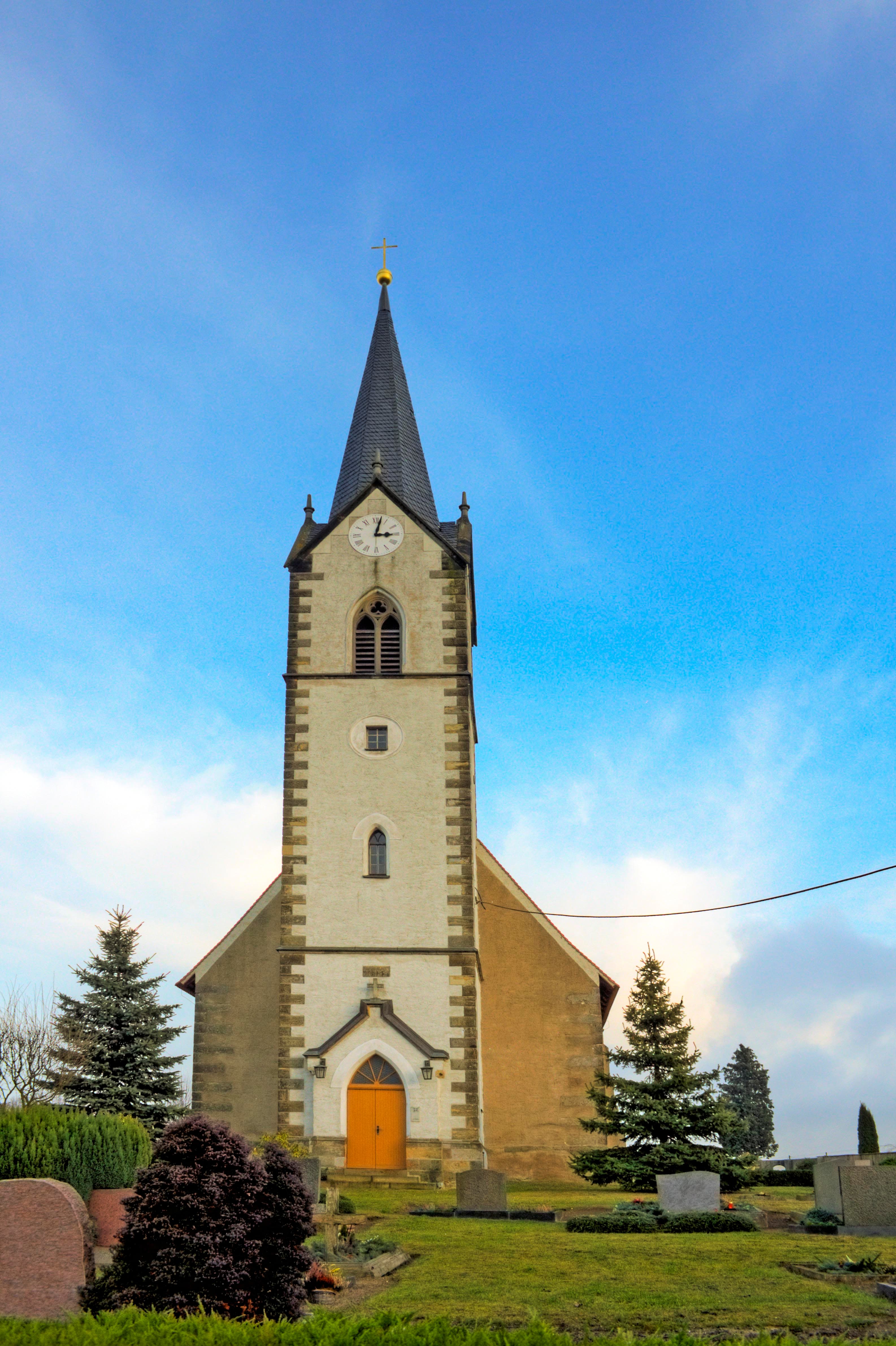 Church and churchyard Sitzenroda