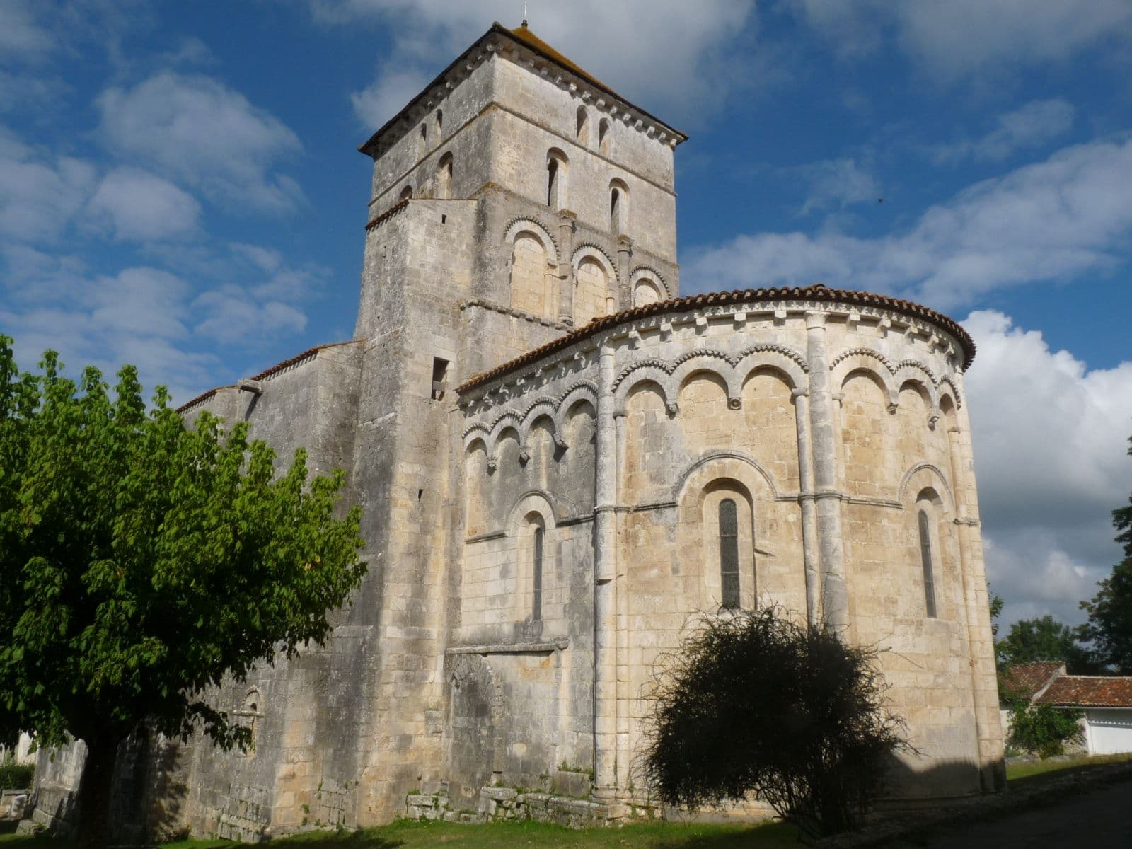 Église Saint-Sylvain de Saint-Sauvant