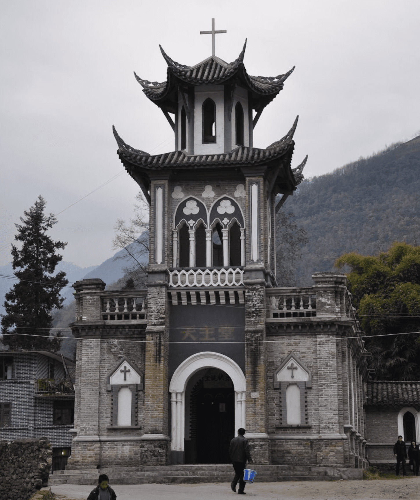 St. Anne's Church, Moxi