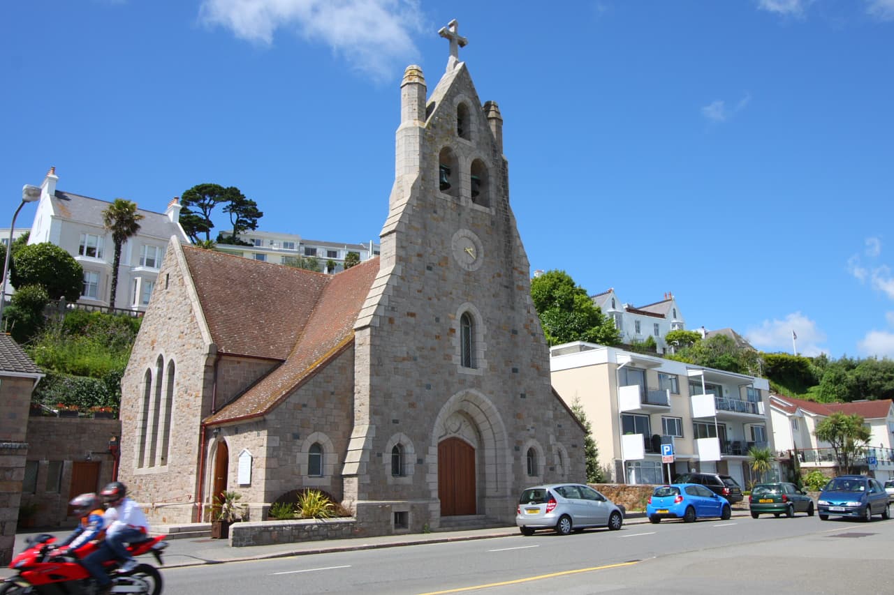 Sacred Heart Church, Saint Aubin