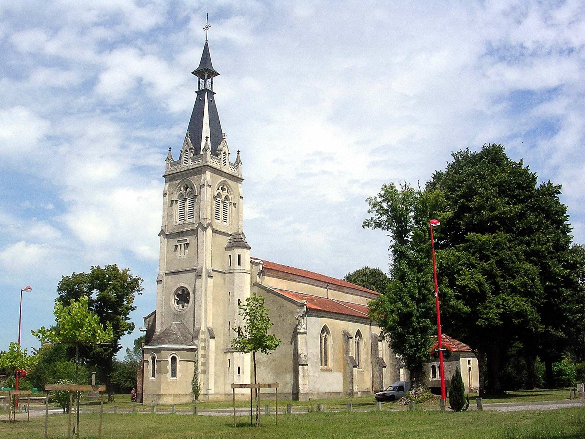 Église Saint-Julien (Saint-Julien-en-Born)