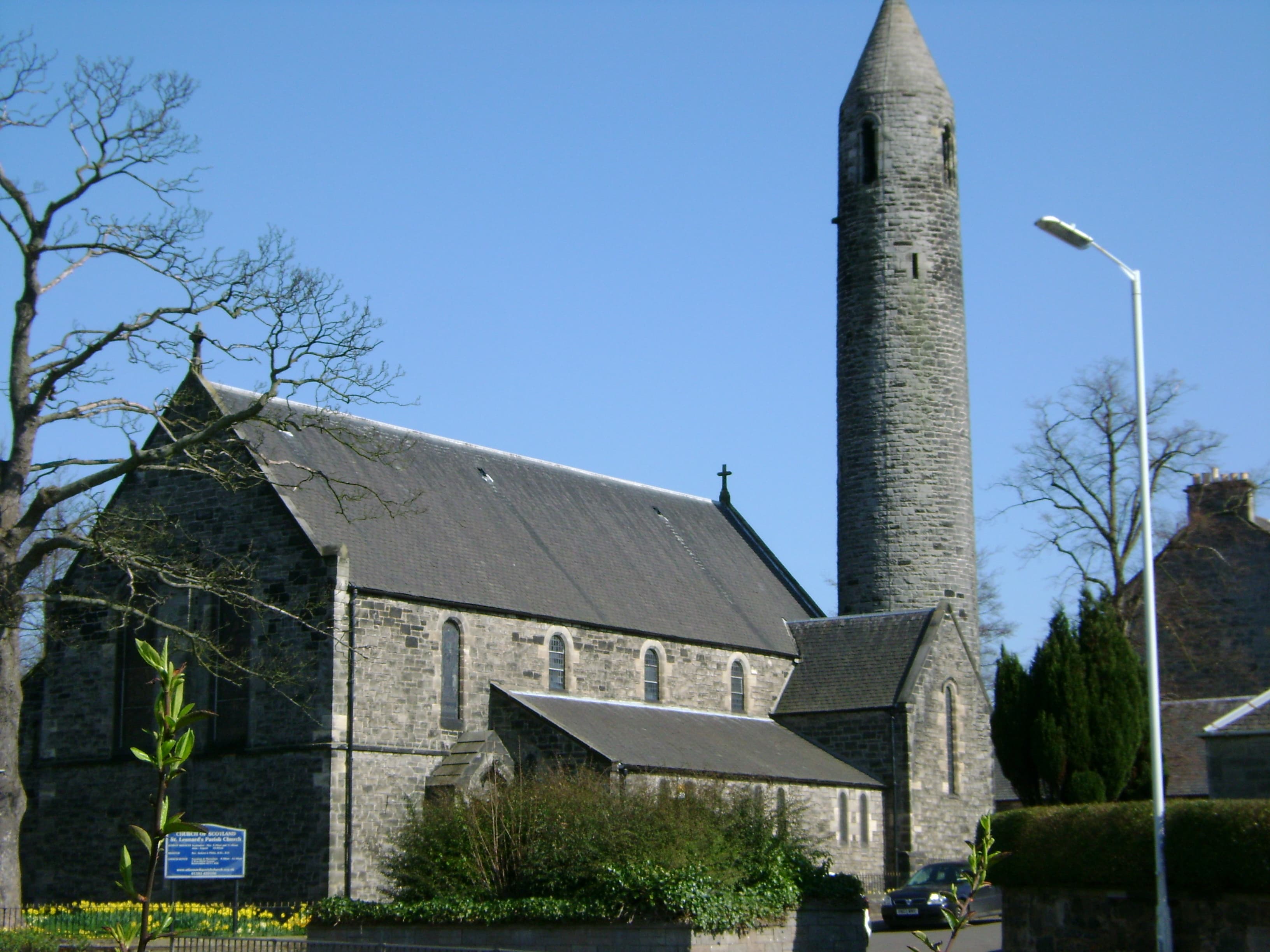 St Leonard's Parish Church, Brucefield Avenue, Dunfermline