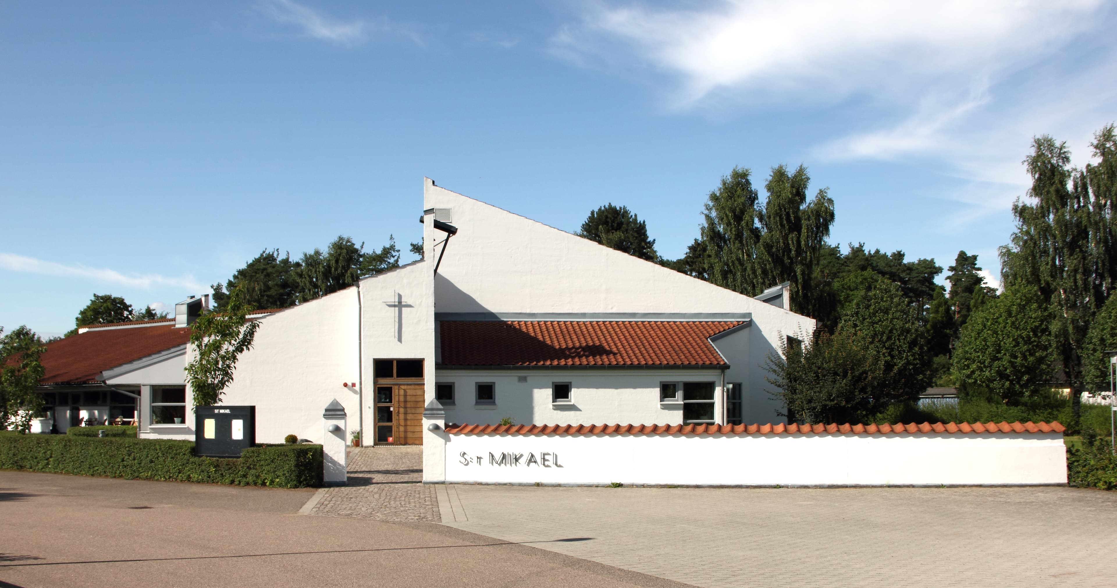 Sankt Mikaels kyrka, Ängelholm