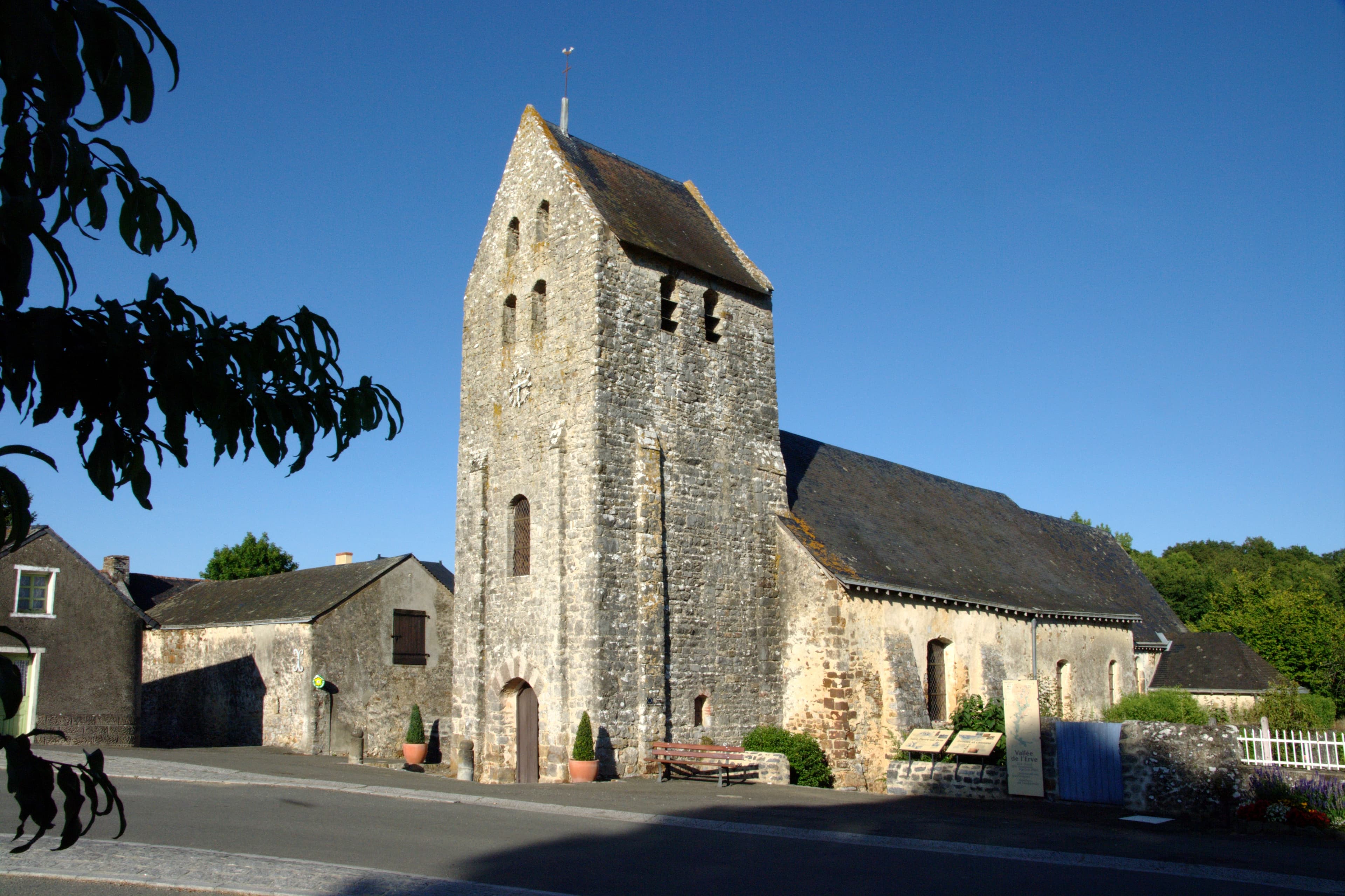 Église Saint-Pierre de Saint-Pierre-sur-Erve