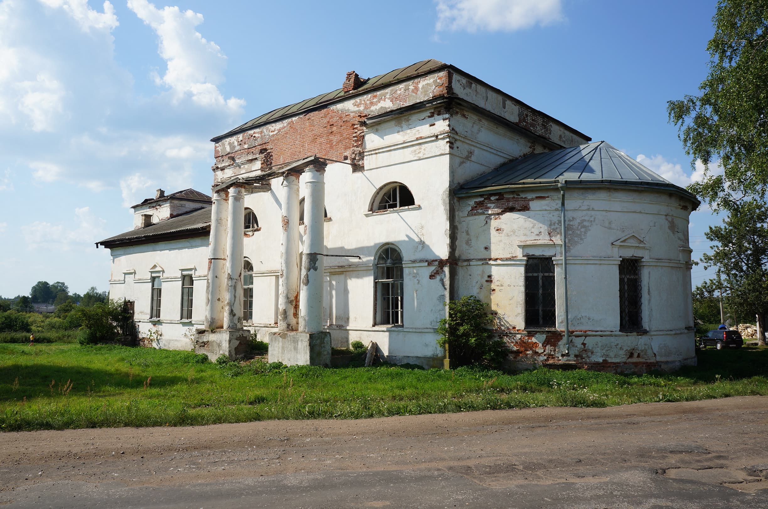 Staroye Rakhino Church