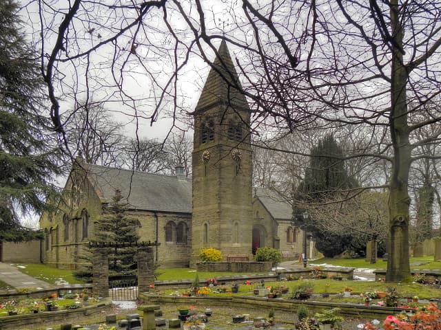 Church of St Thomas and lychgate